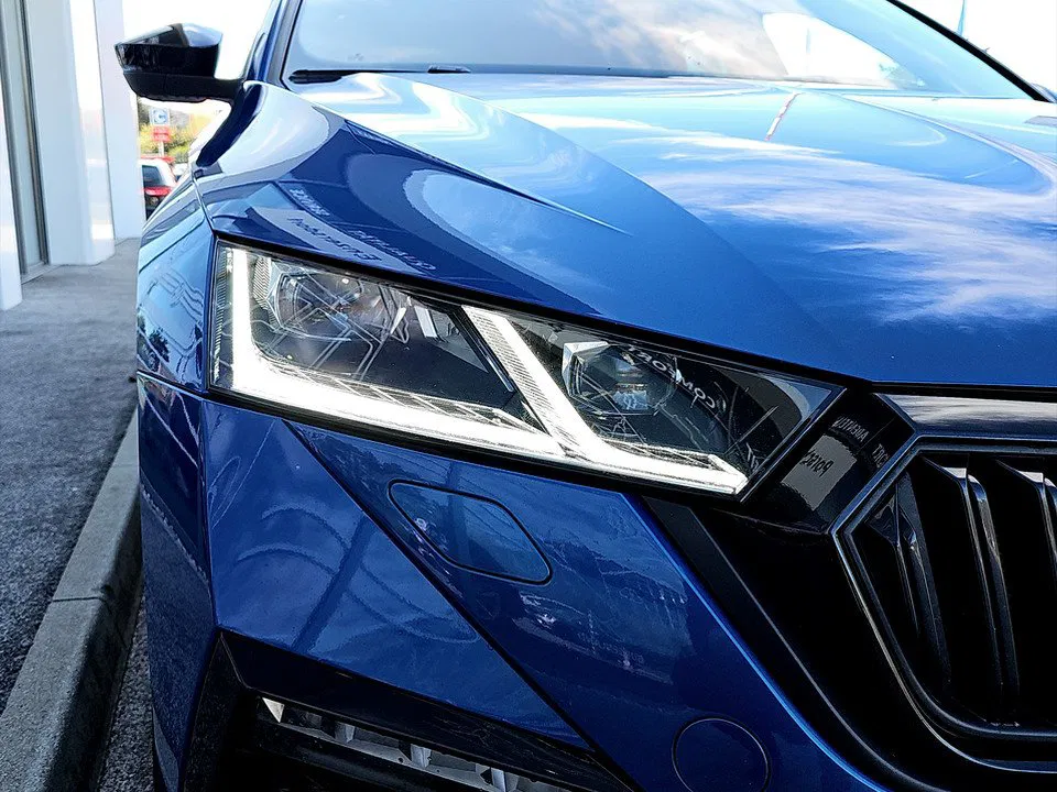 Skoda Octavia Combi 2.0 TDI RS | Bild 24 von 24