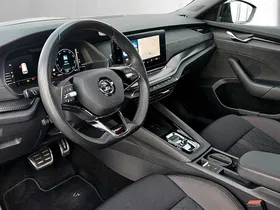 Skoda Octavia Combi 2.0 TDI RS | Thumbnail 11 von 24