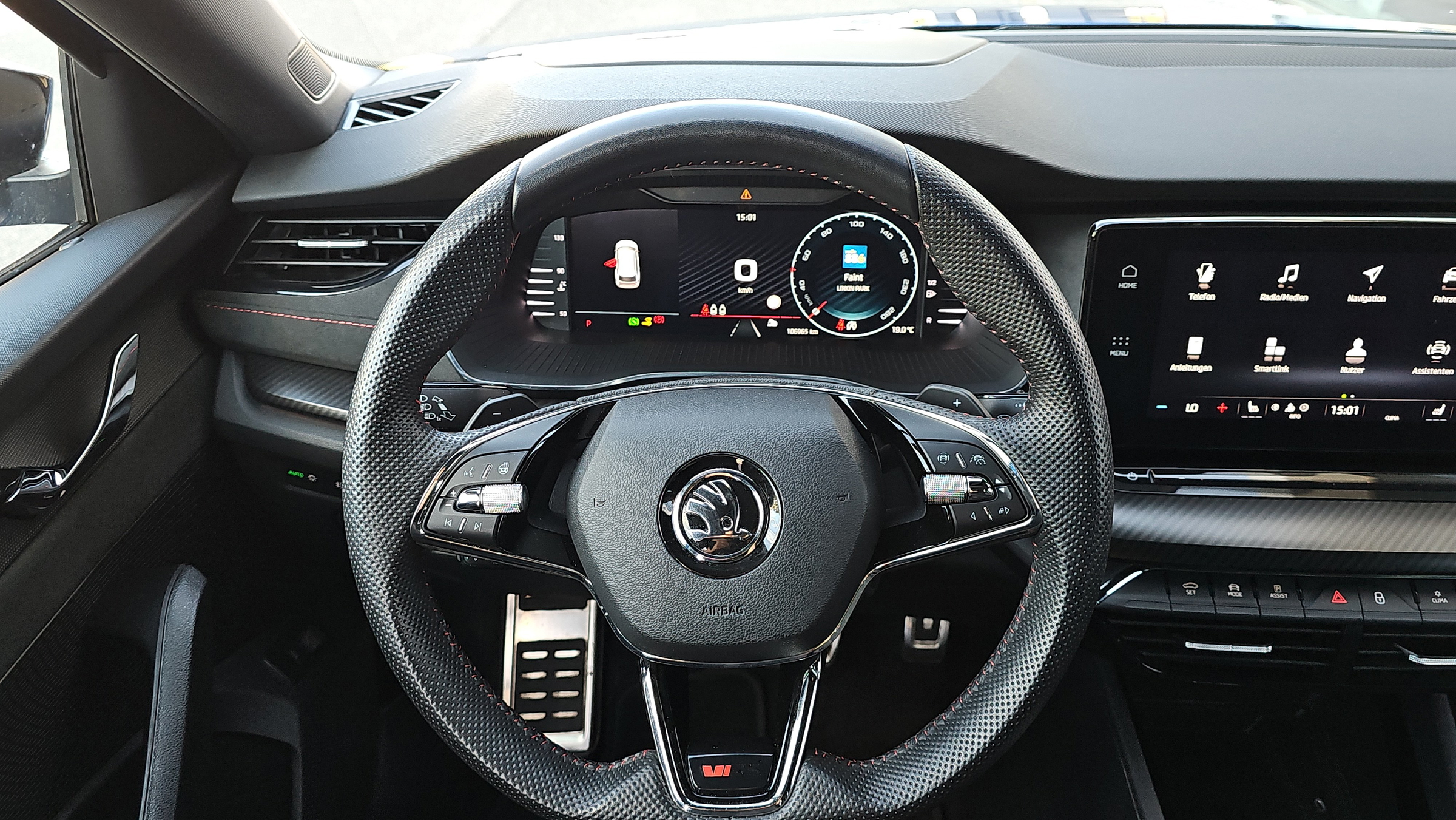 Skoda Octavia Combi 2.0 TDI RS | Bild 13 von 24