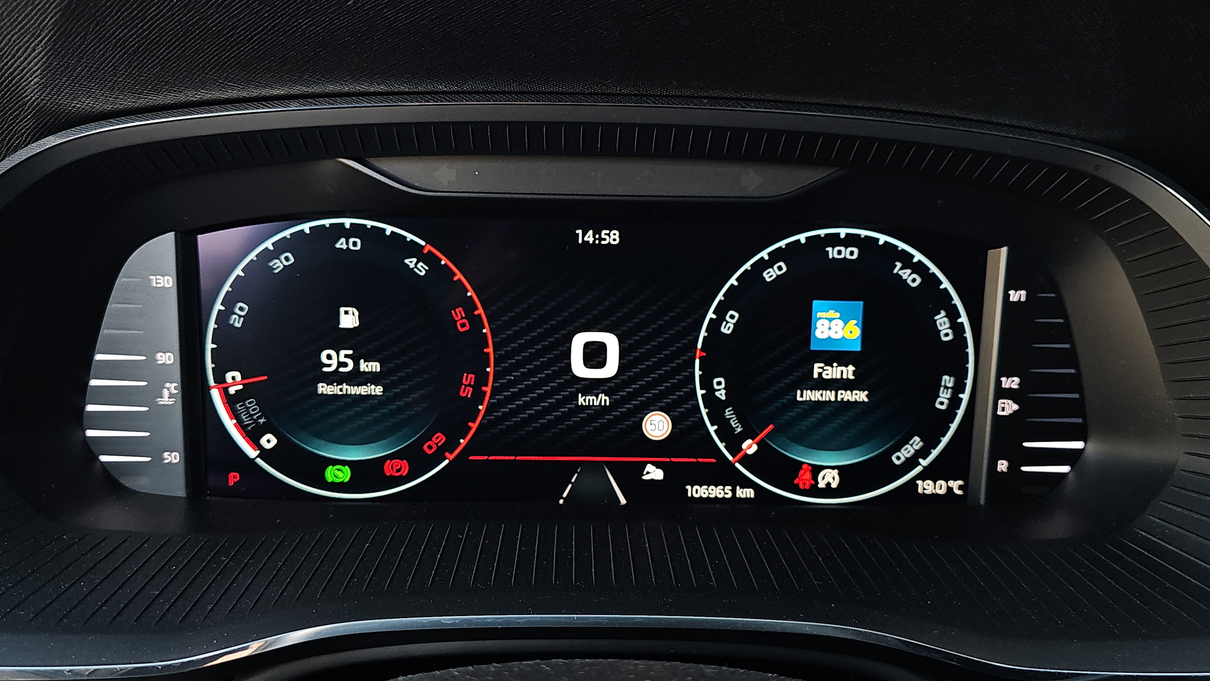 Skoda Octavia Combi 2.0 TDI RS | Bild 15 von 24