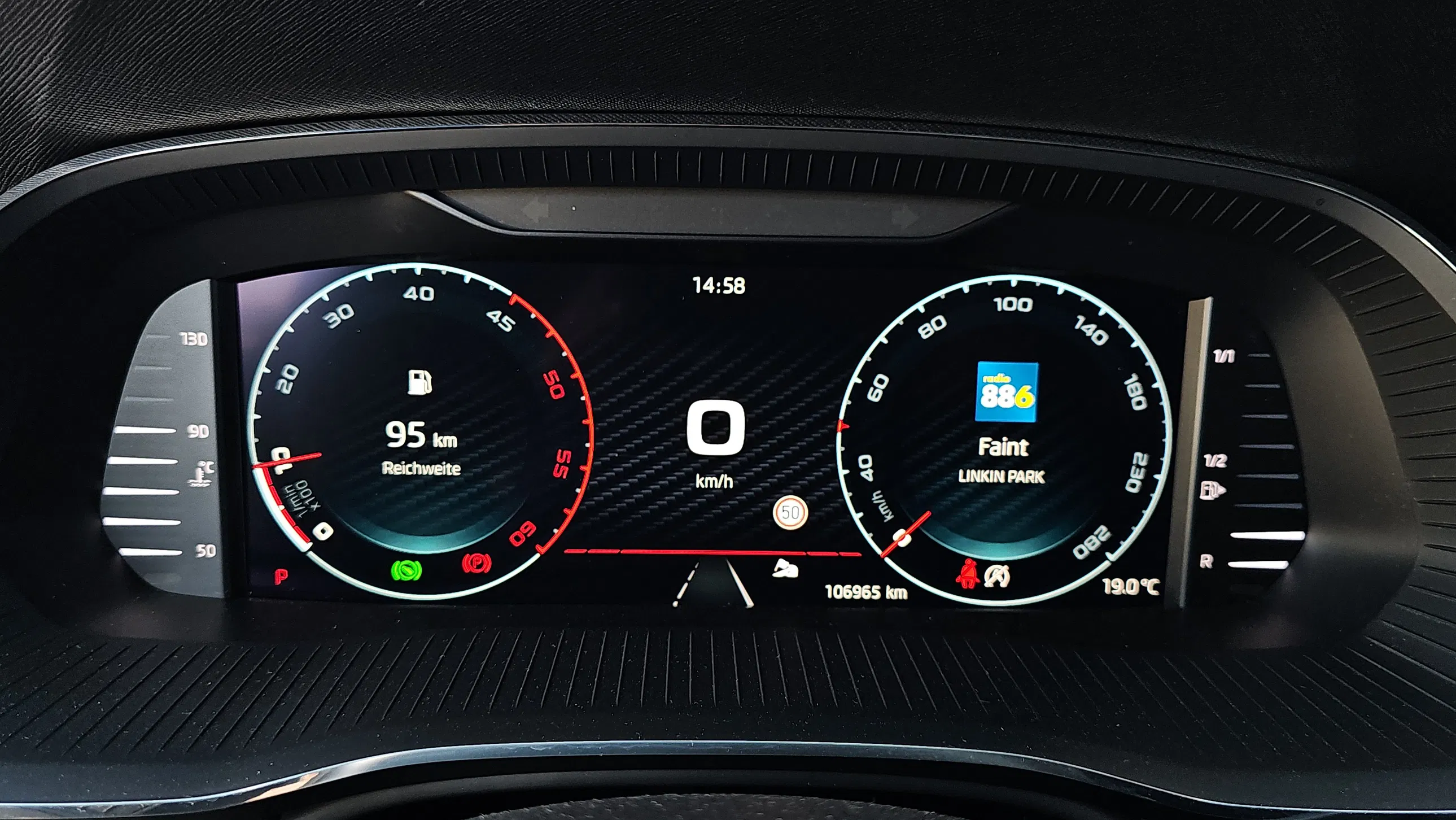 Skoda Octavia Combi 2.0 TDI RS | Bild 15 von 24
