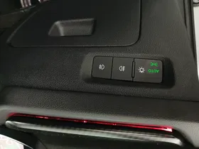 Skoda Octavia Combi 2.0 TDI RS | Thumbnail 12 von 30