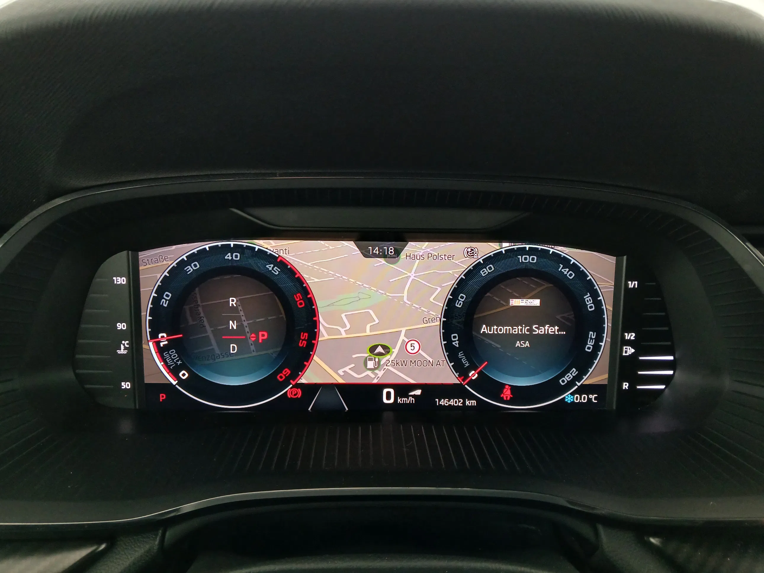 Skoda Octavia Combi 2.0 TDI RS | Bild 15 von 30