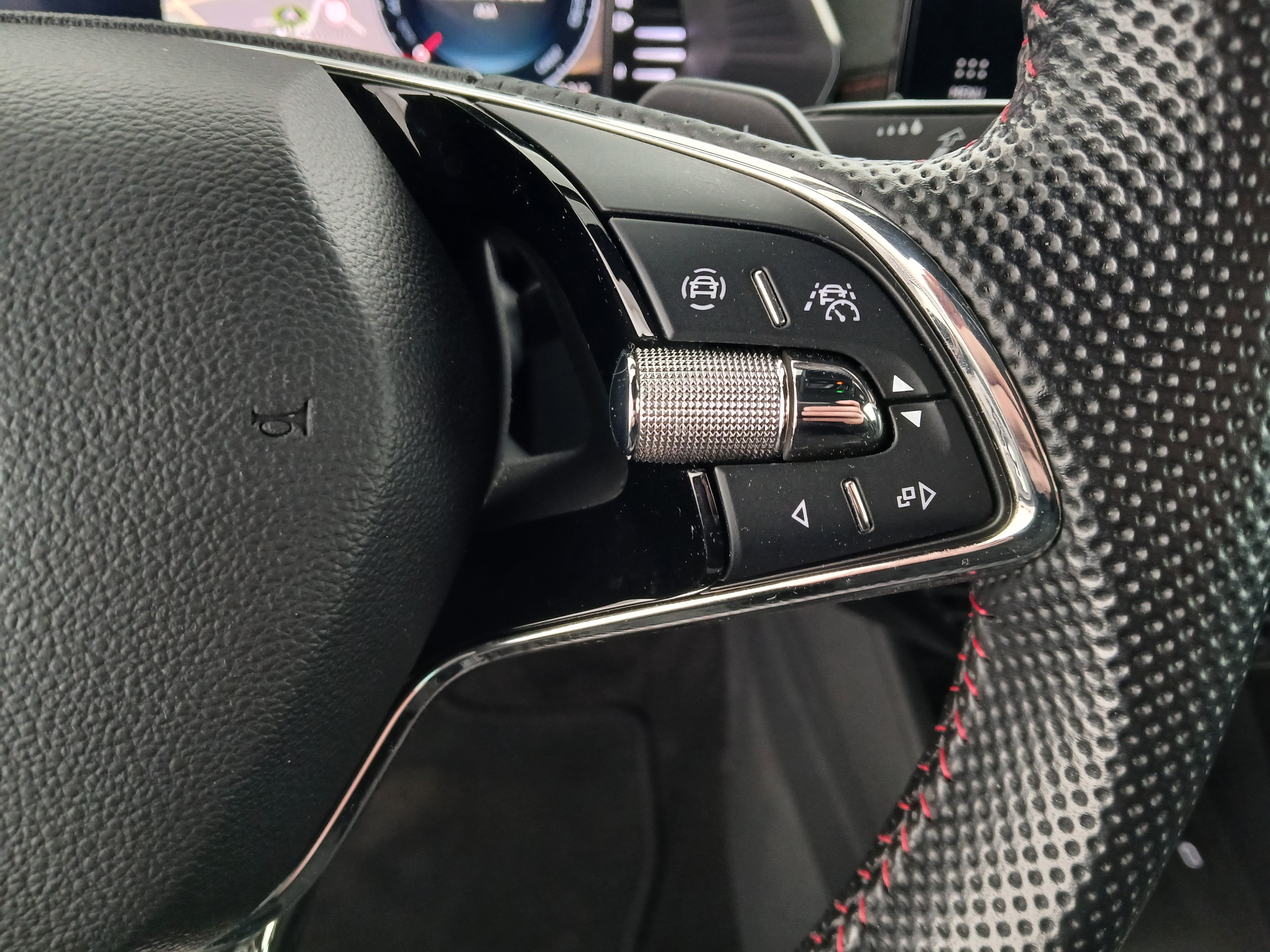 Skoda Octavia Combi 2.0 TDI RS | Bild 18 von 30