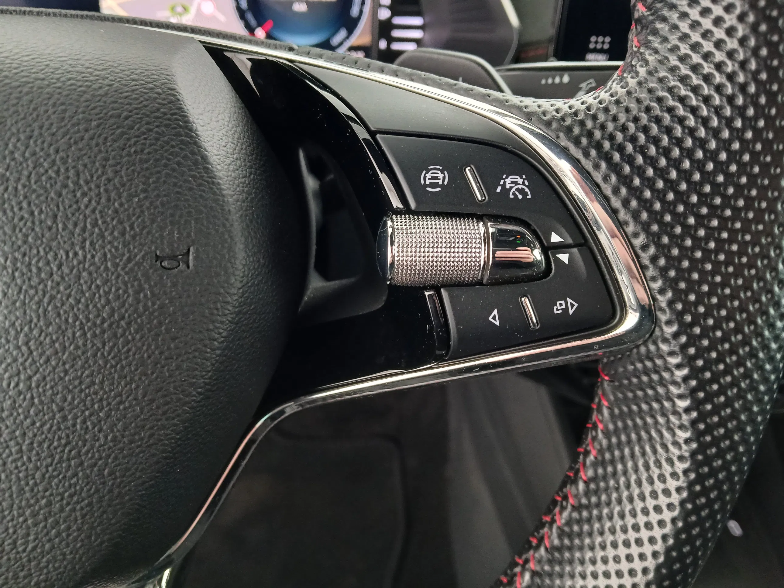 Skoda Octavia Combi 2.0 TDI RS | Bild 18 von 30