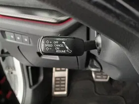 Skoda Octavia Combi 2.0 TDI RS | Thumbnail 19 von 30