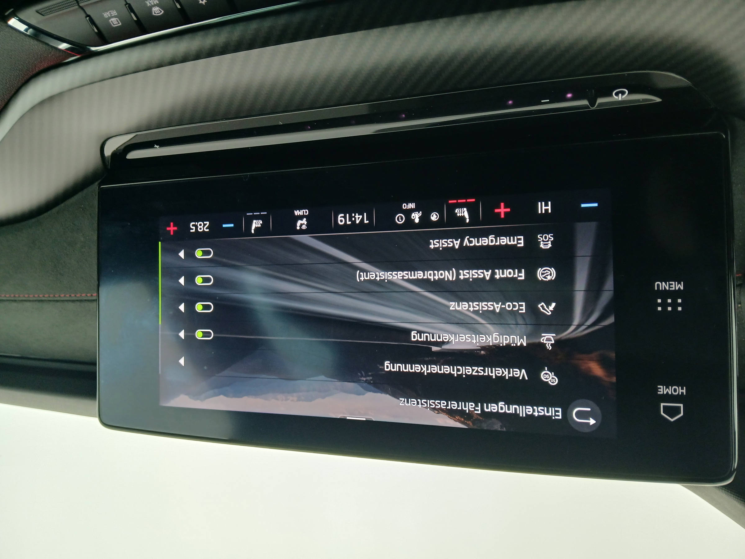 Skoda Octavia Combi 2.0 TDI RS | Bild 22 von 30