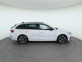 Skoda Octavia Combi 2.0 TDI RS | Thumbnail 4 von 30