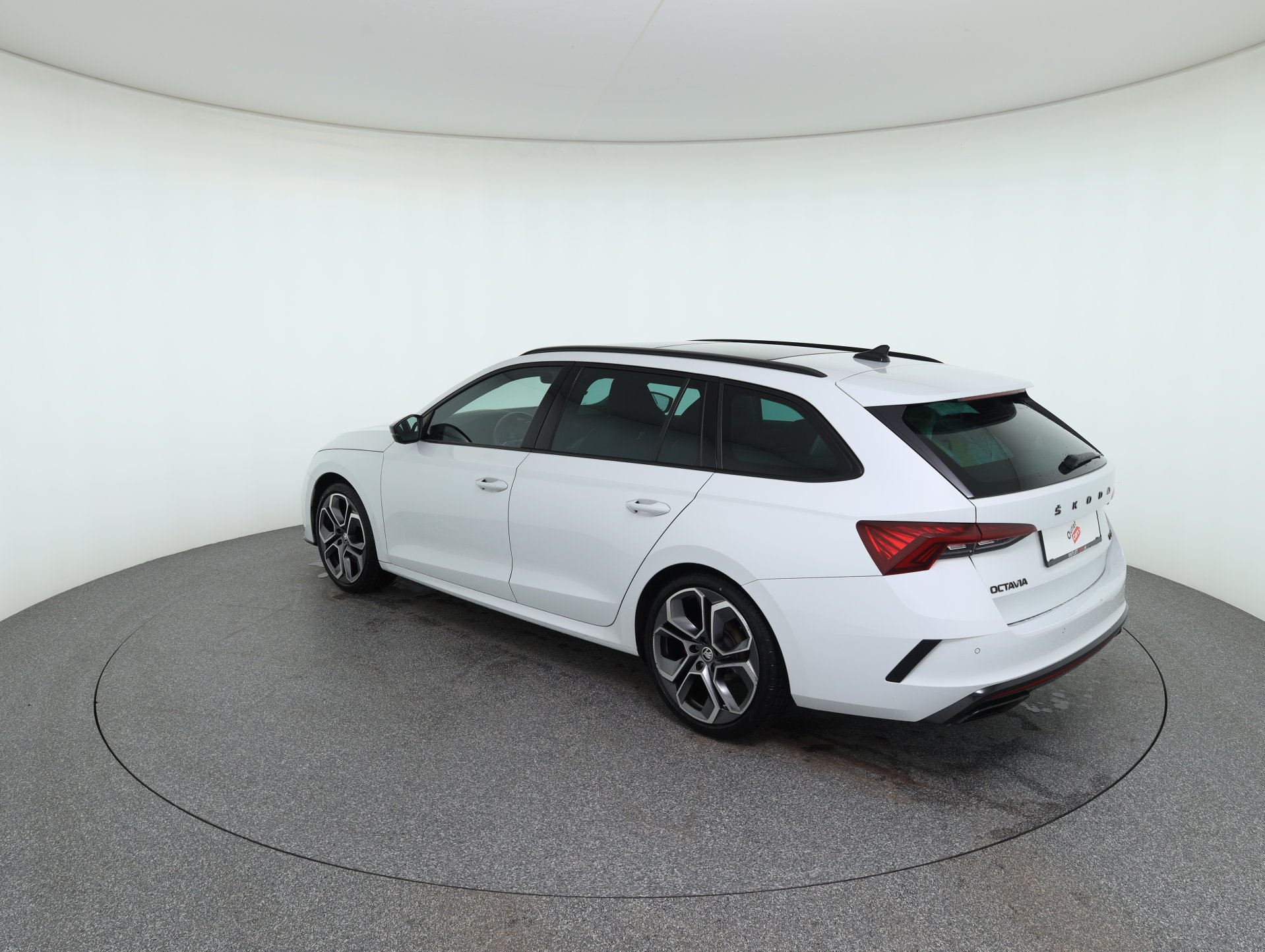 Skoda Octavia Combi 2.0 TDI RS | Bild 7 von 30