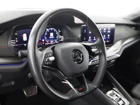 Skoda Octavia Combi 2.0 TDI RS | Thumbnail 4 von 23