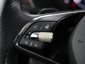 Skoda Octavia Combi 2.0 TDI RS | Thumbnail 11 von 23