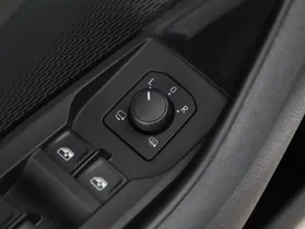 Skoda Octavia Combi 2.0 TDI RS | Thumbnail 16 von 23