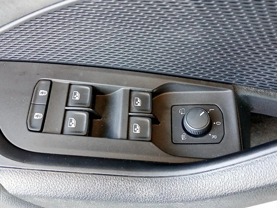 Skoda Octavia Combi 2.0 TDI RS | Bild 23 von 24