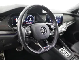 Skoda Octavia Combi 2.0 TDI RS | Thumbnail 4 von 23