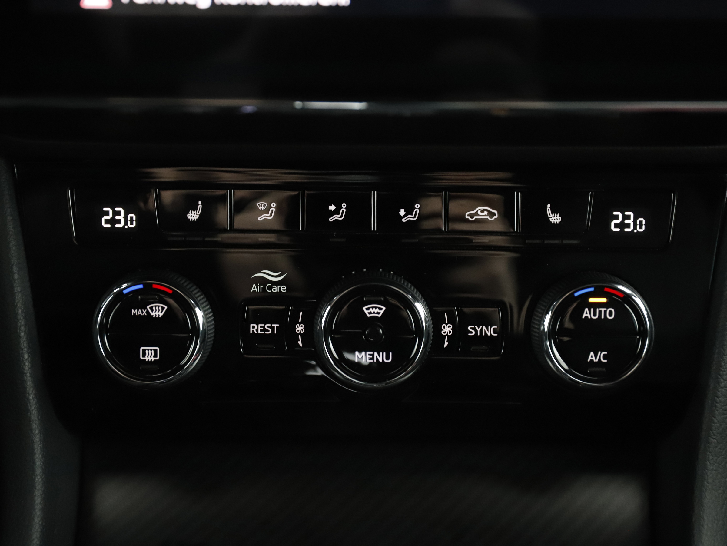 Skoda Superb Combi Sportline TSI DSG | Bild 24 von 31