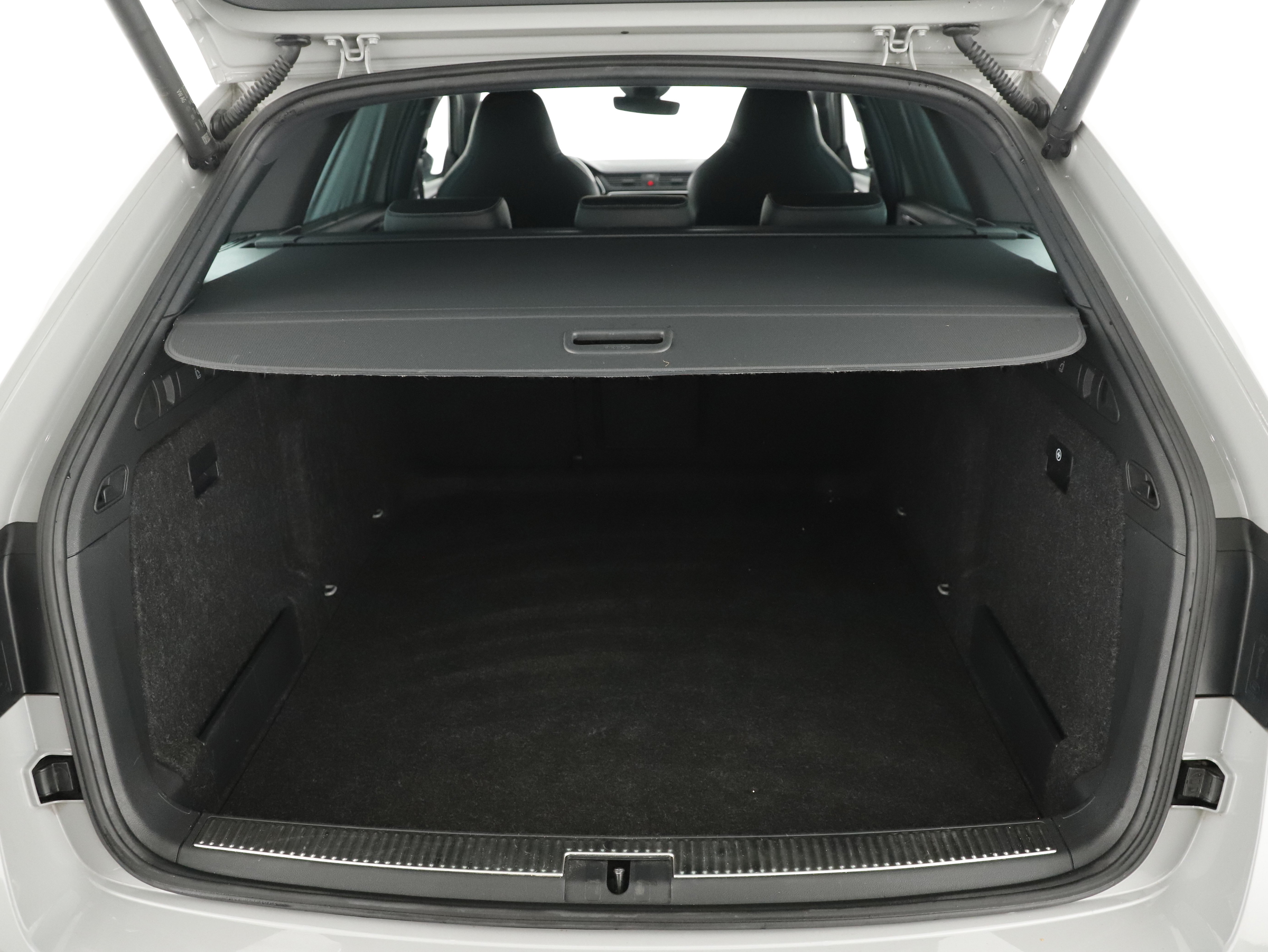 Skoda Superb Combi Sportline TSI DSG | Bild 27 von 31