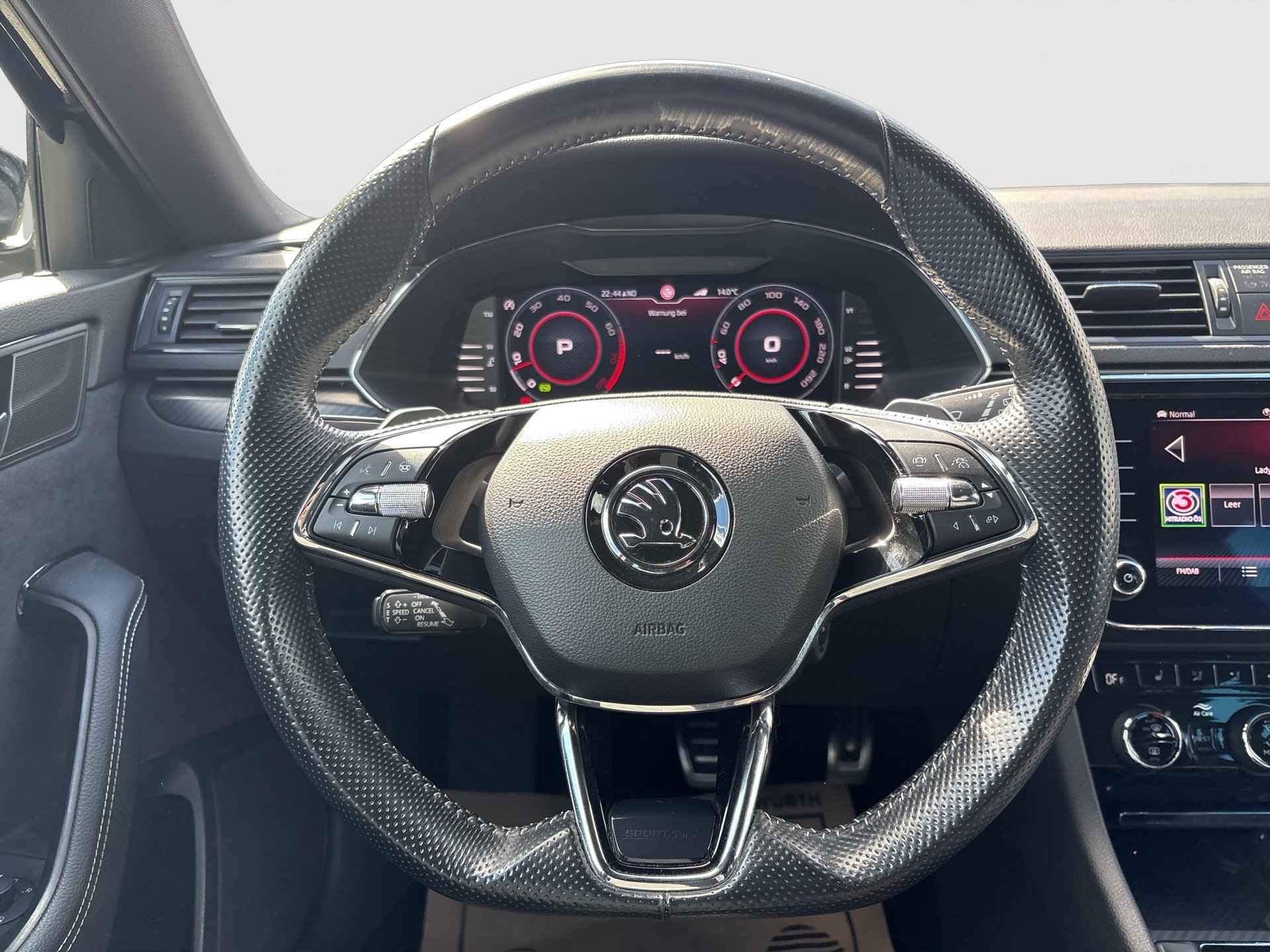 Skoda Superb Combi 1.5 TSI ACT  Sportline | Bild 13 von 29