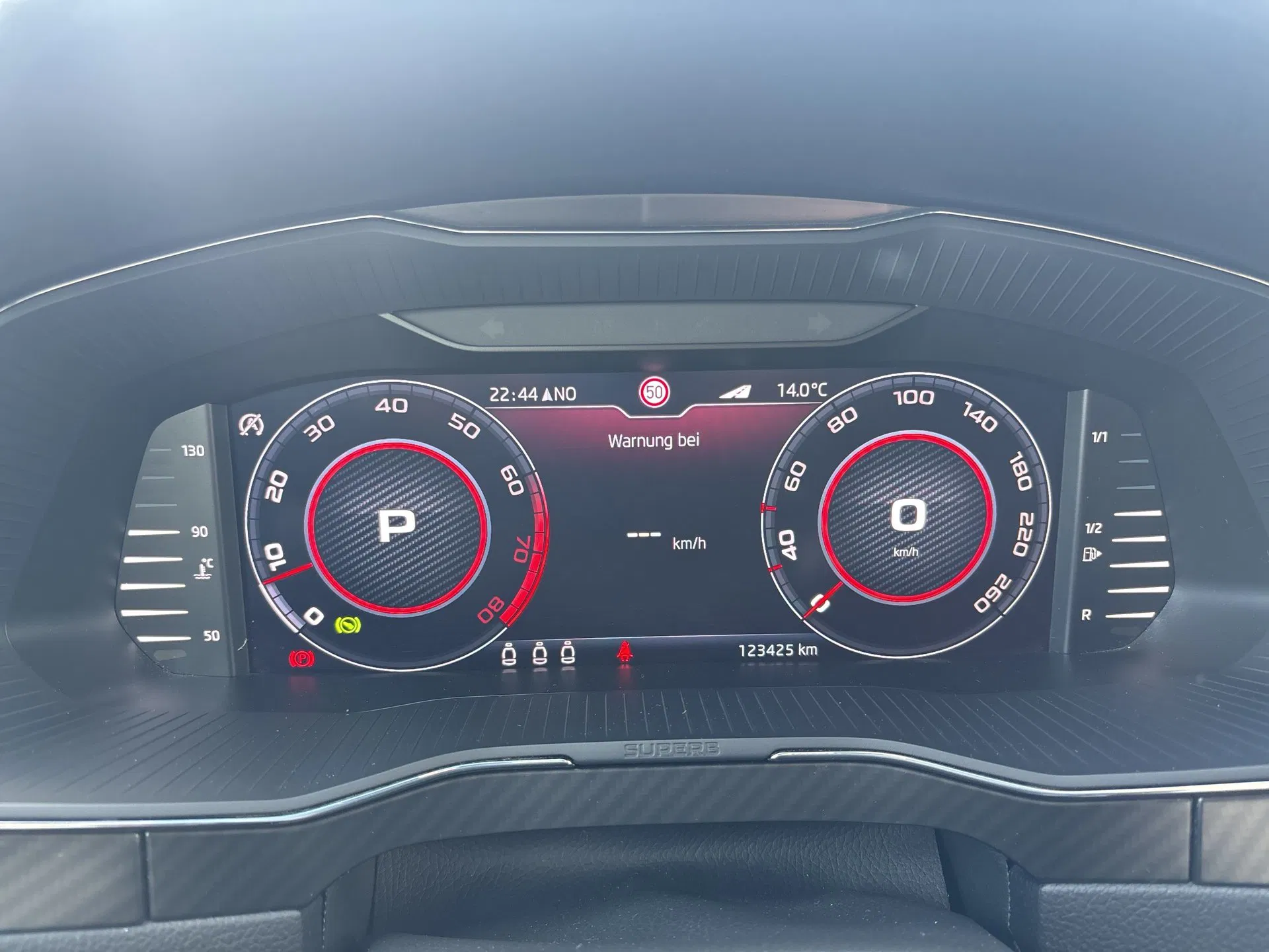 Skoda Superb Combi 1.5 TSI ACT Sportline | Bild 14 von 29