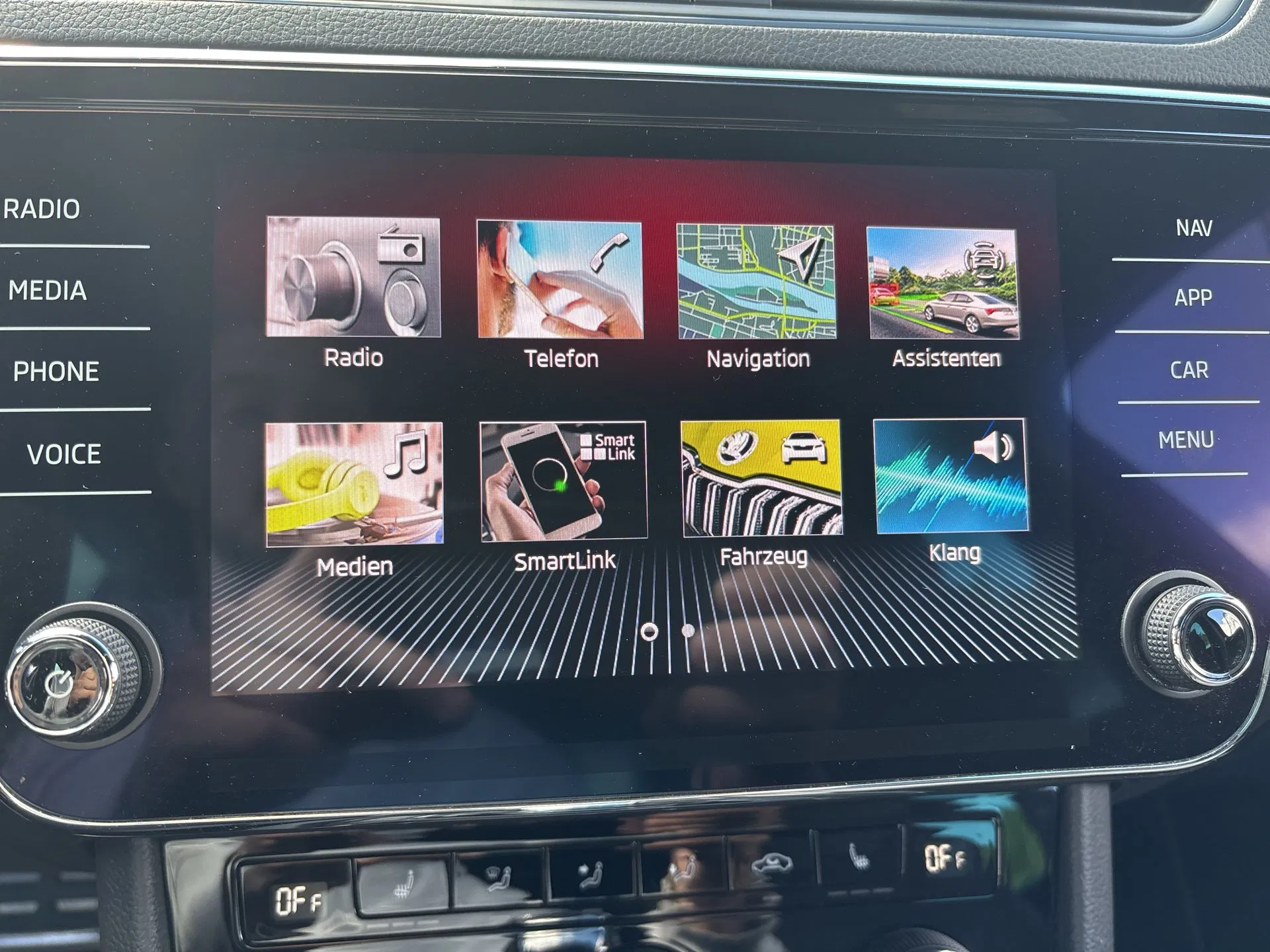 Skoda Superb Combi 1.5 TSI ACT Sportline | Bild 17 von 29