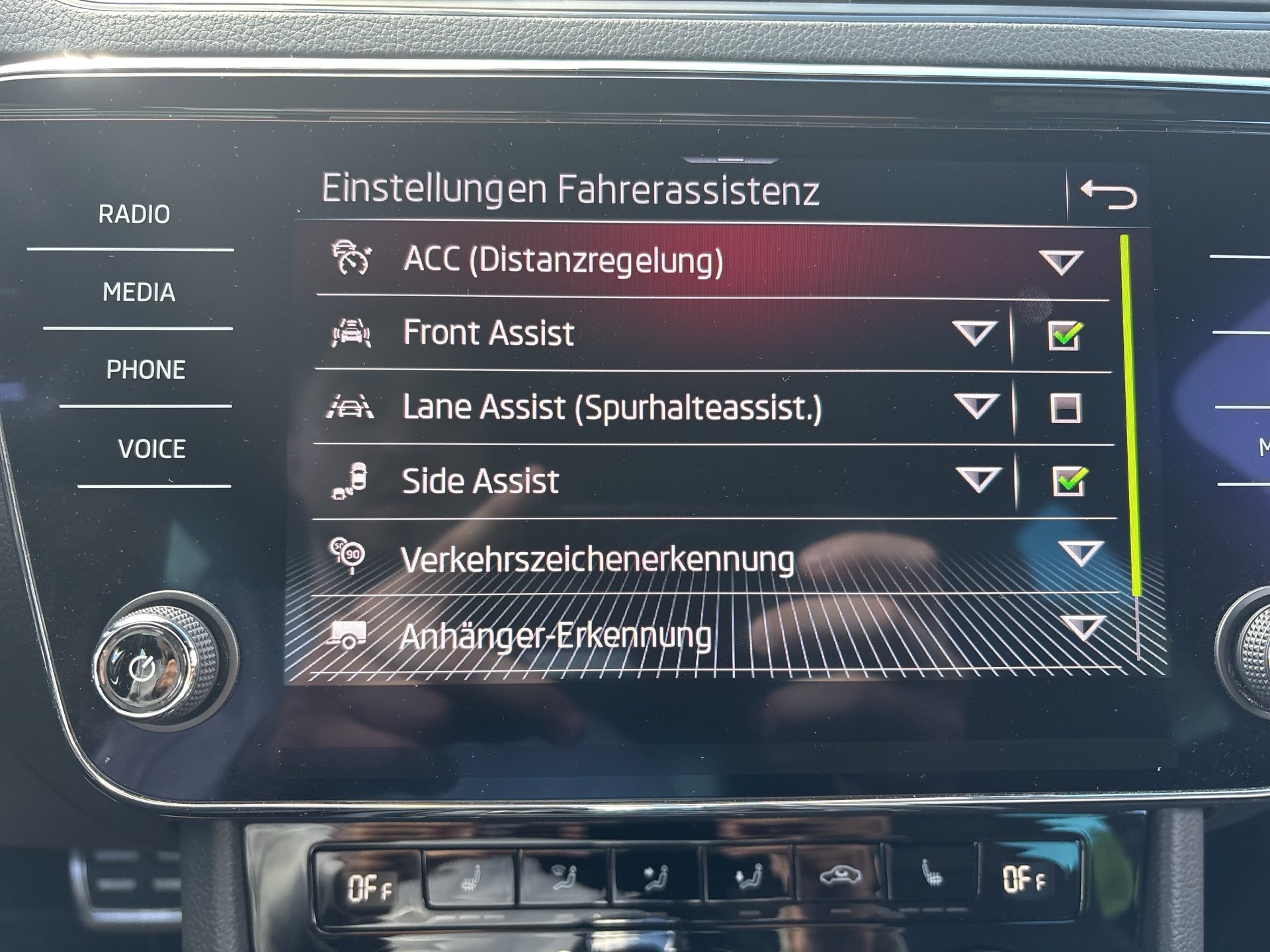 Skoda Superb Combi 1.5 TSI ACT  Sportline | Bild 19 von 29