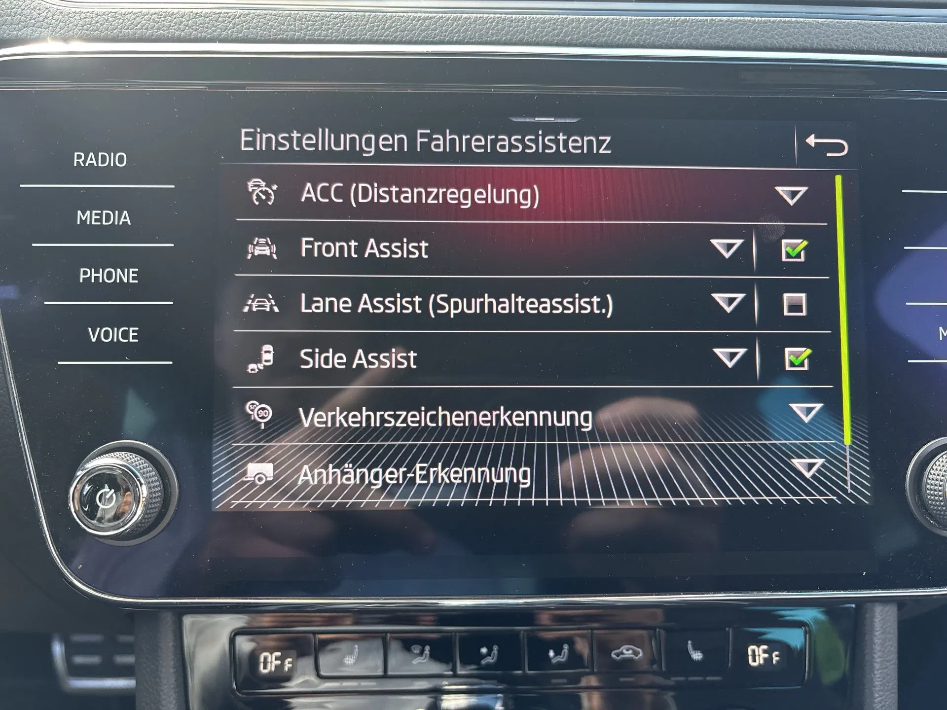 Skoda Superb Combi 1.5 TSI ACT Sportline | Bild 19 von 29