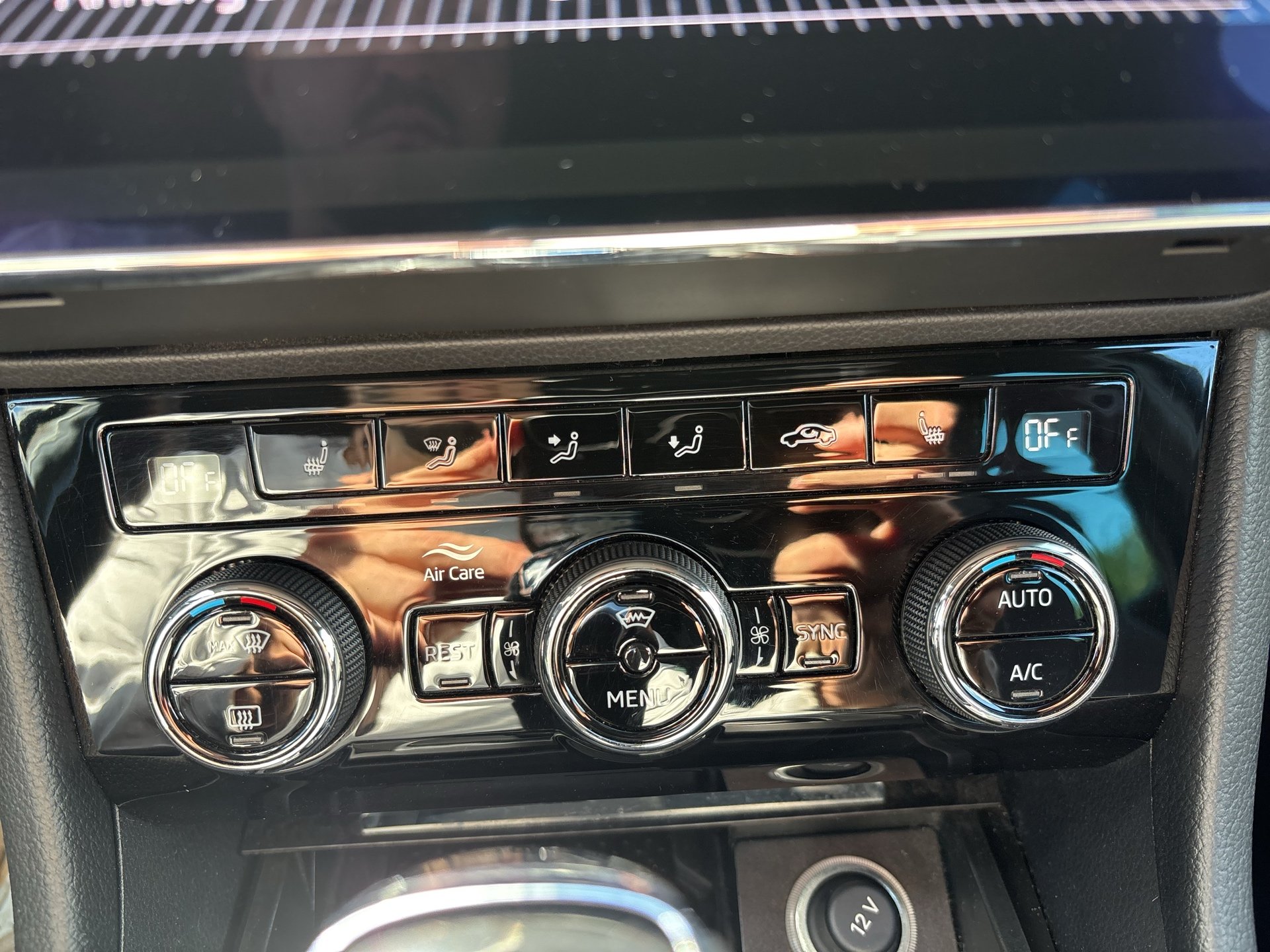 Skoda Superb Combi 1.5 TSI ACT  Sportline | Bild 21 von 29