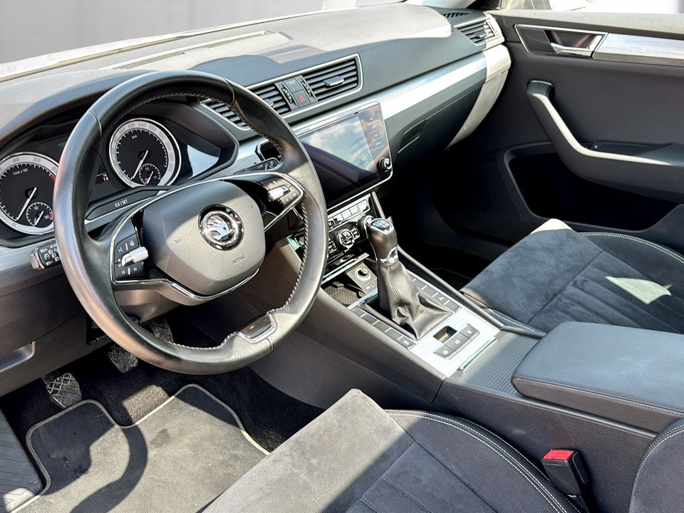 Skoda Superb Combi 1.5 TSI | Bild 6 von 15