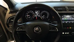 Skoda Fabia Combi 1.0 TSI Monte Carlo | Thumbnail 13 von 21