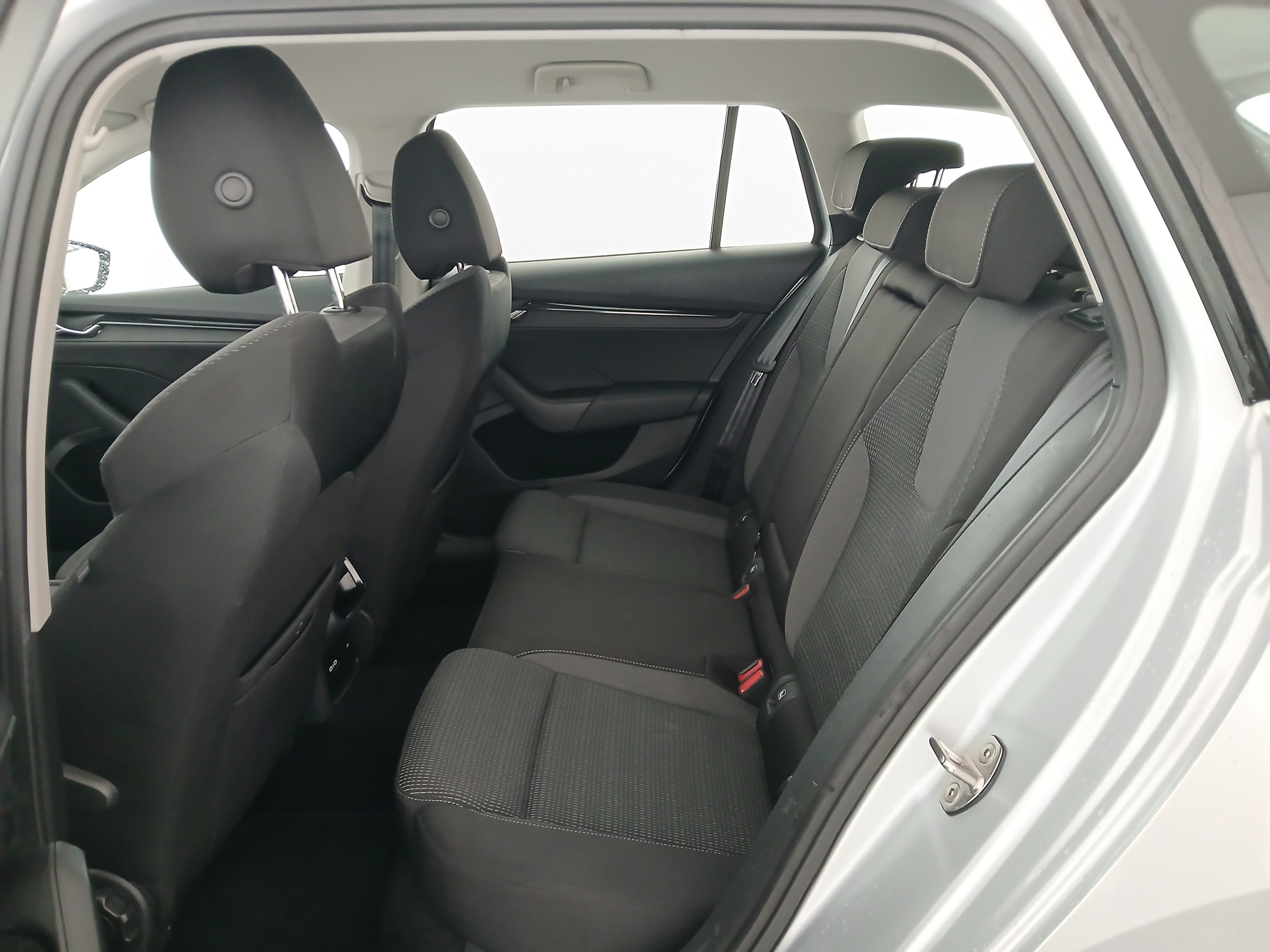 Skoda Octavia Combi 1.0 TSI Ambition | Bild 28 von 31