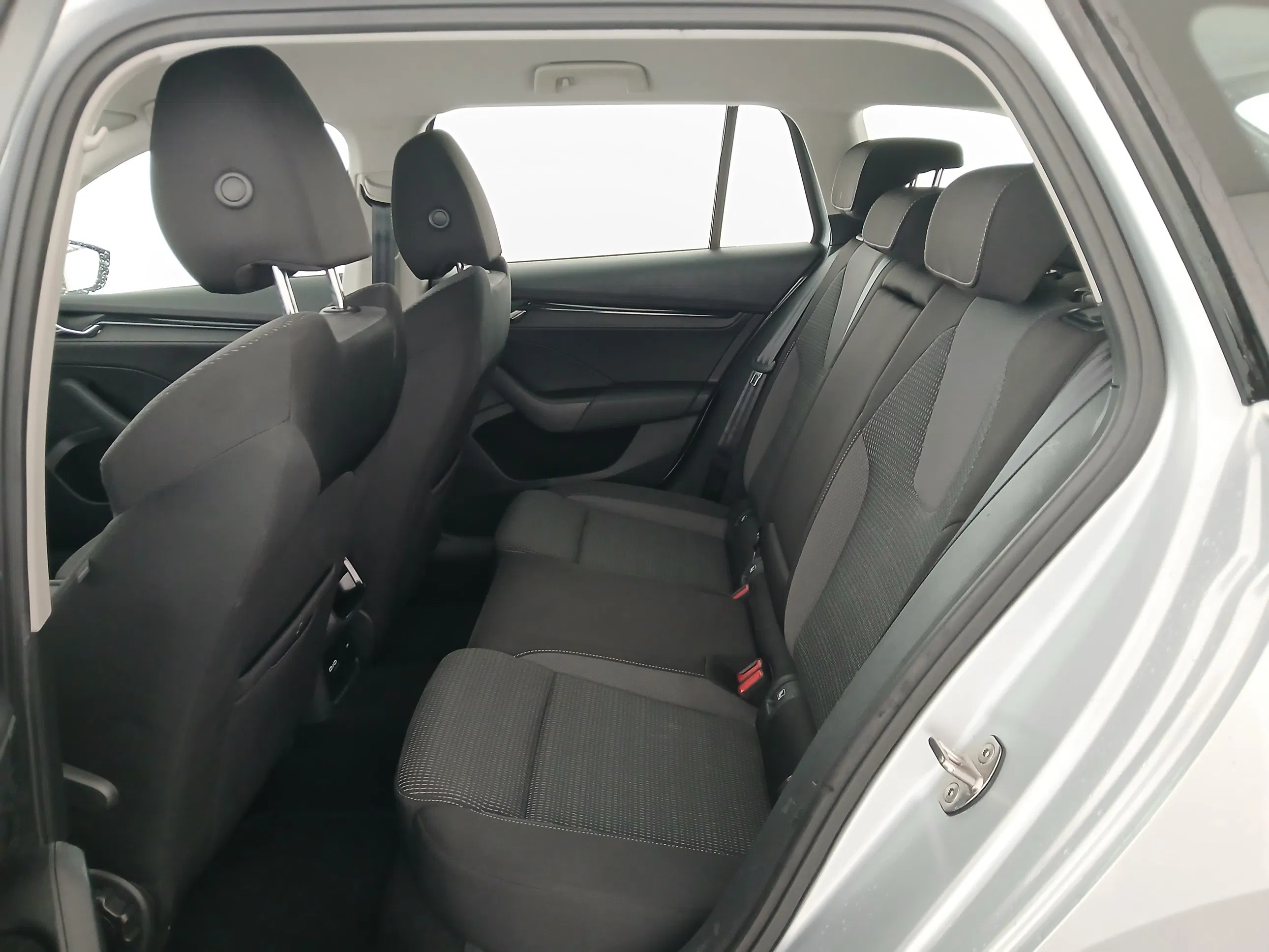 Skoda Octavia Combi 1.0 TSI Ambition | Bild 28 von 31