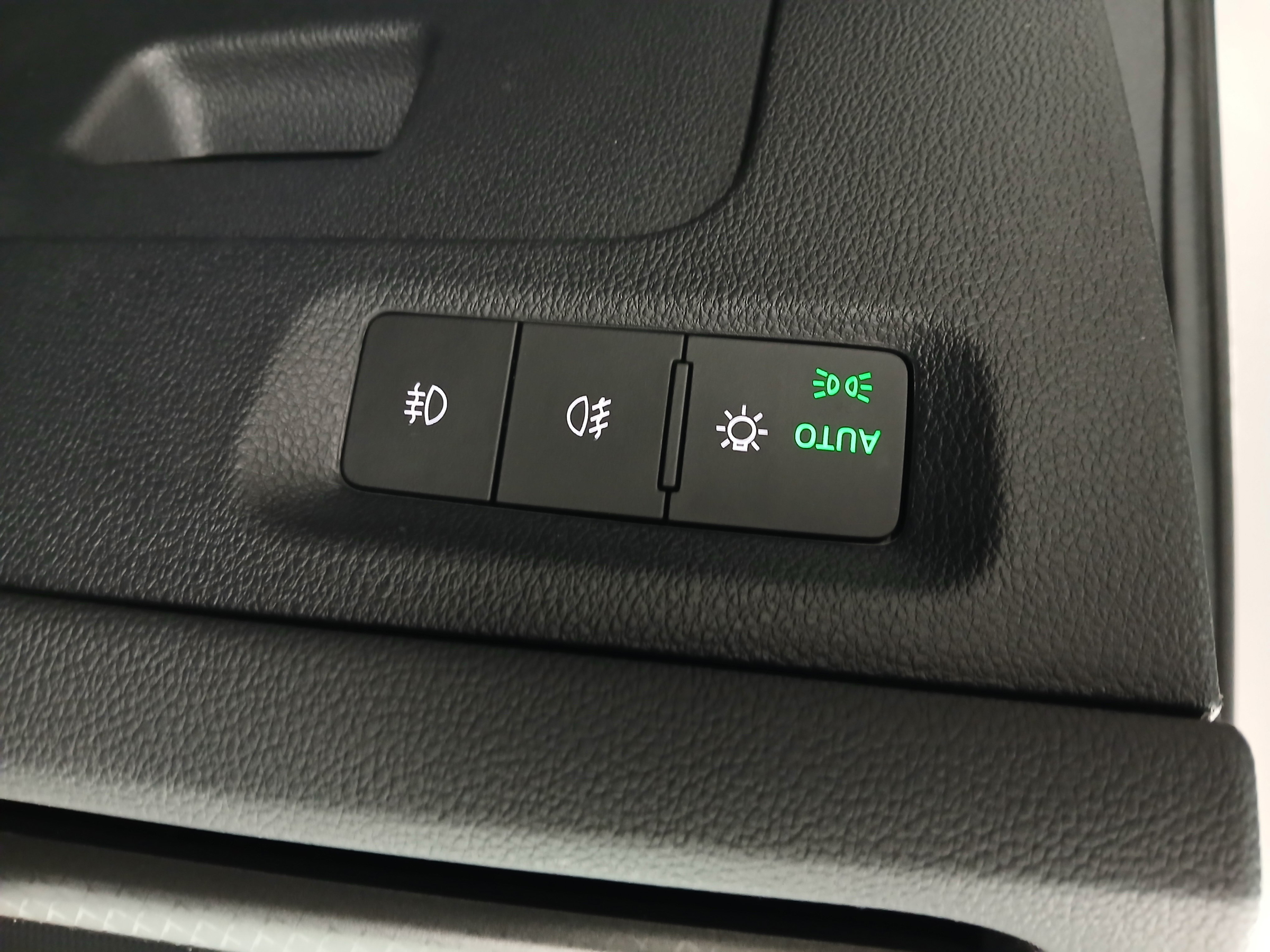 Skoda Octavia Combi 1.0 TSI Ambition | Bild 13 von 28