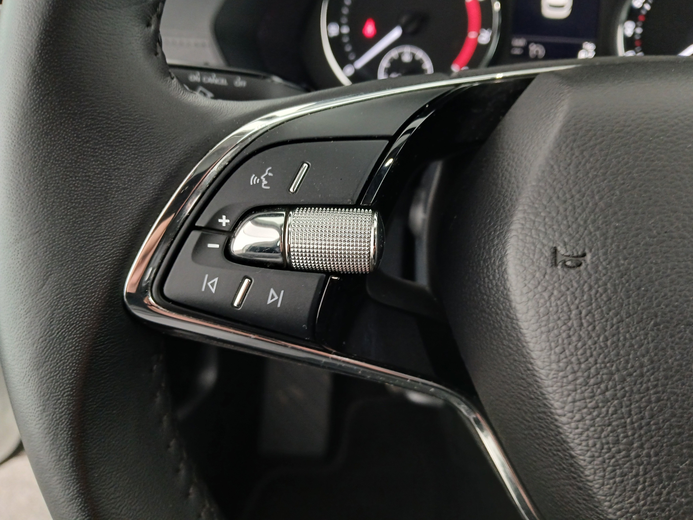 Skoda Octavia Combi 1.0 TSI Ambition | Bild 16 von 28