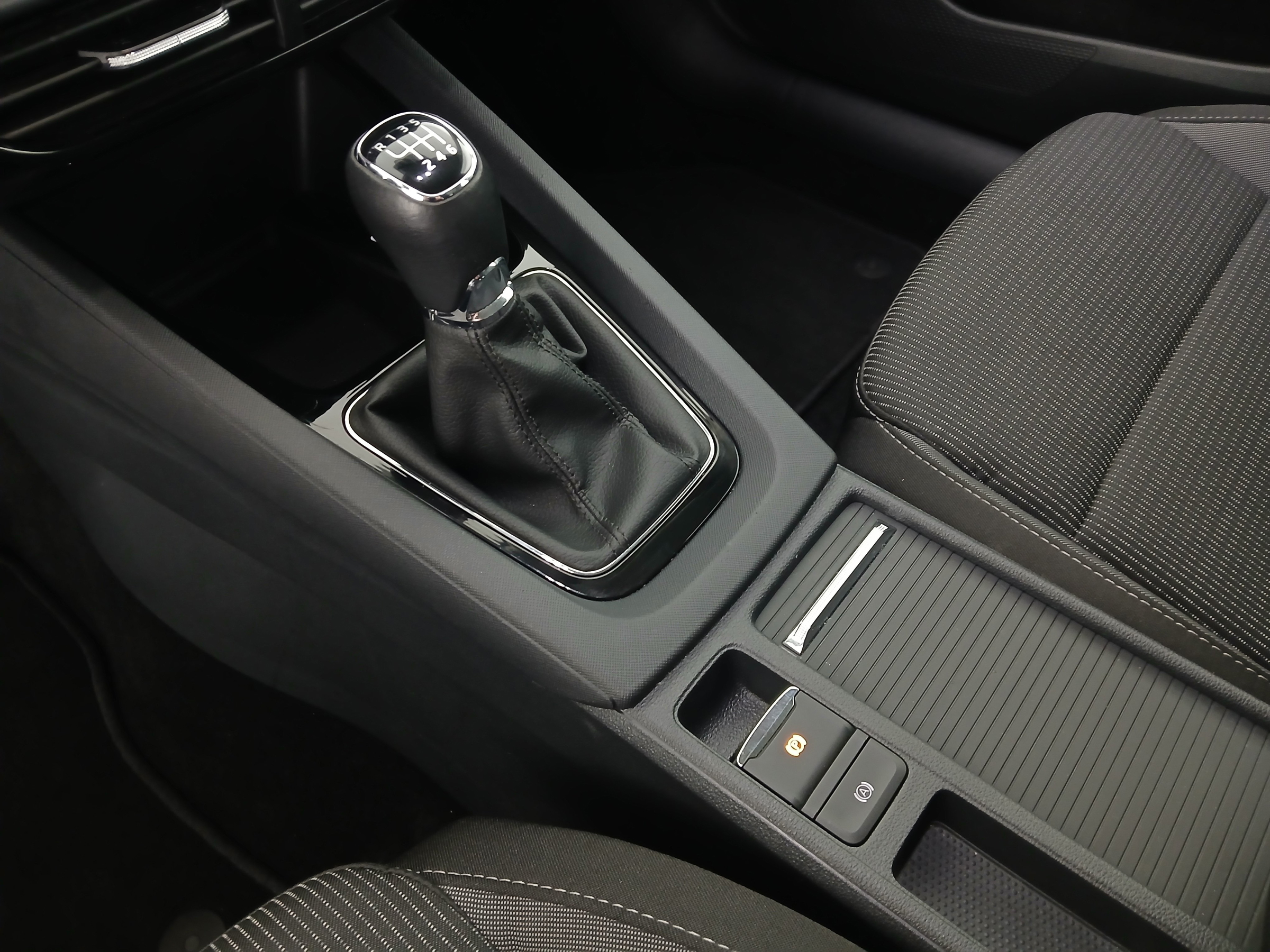 Skoda Octavia Combi 1.0 TSI Ambition | Bild 24 von 28