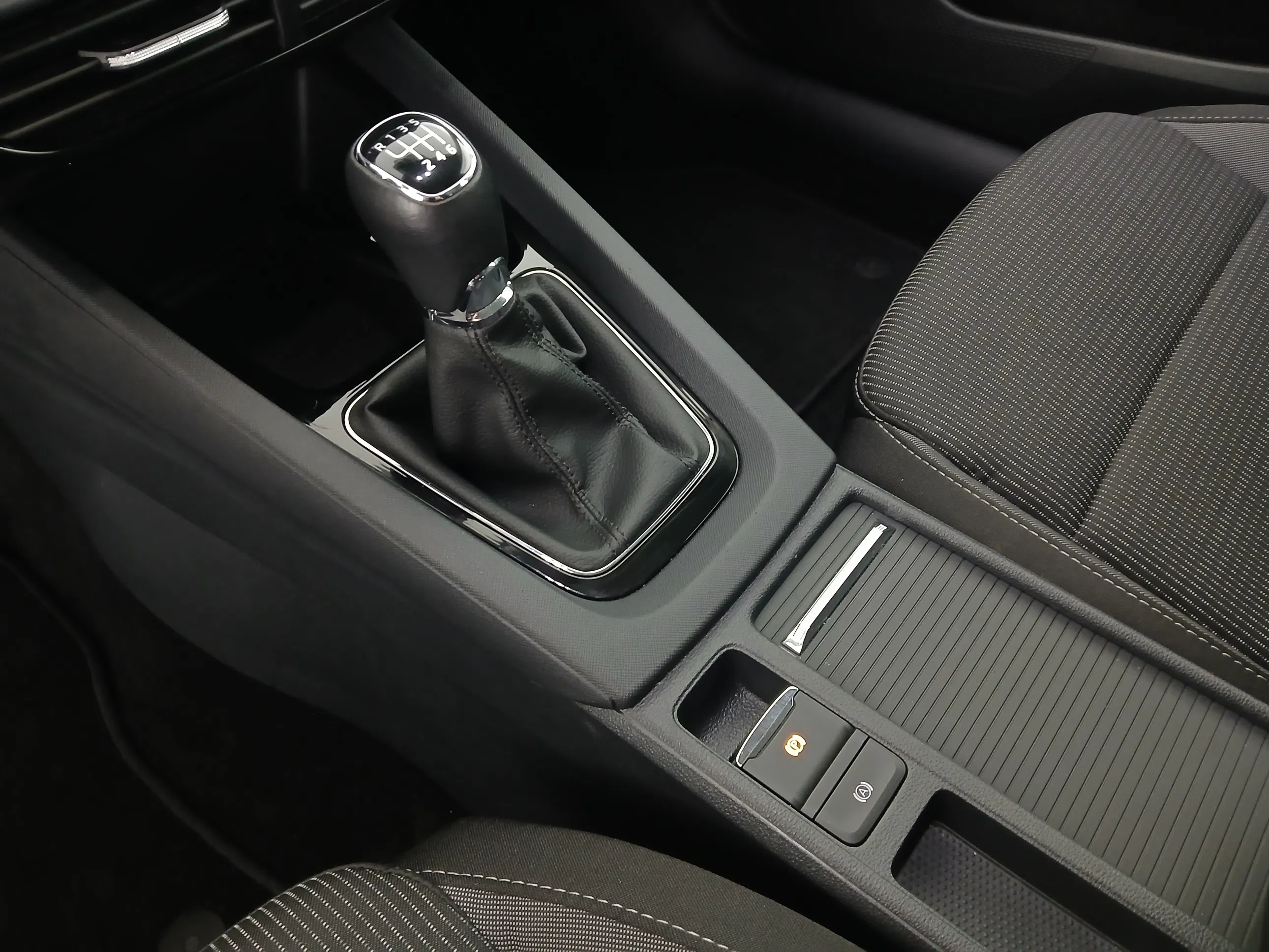 Skoda Octavia Combi 1.0 TSI Ambition | Bild 24 von 28