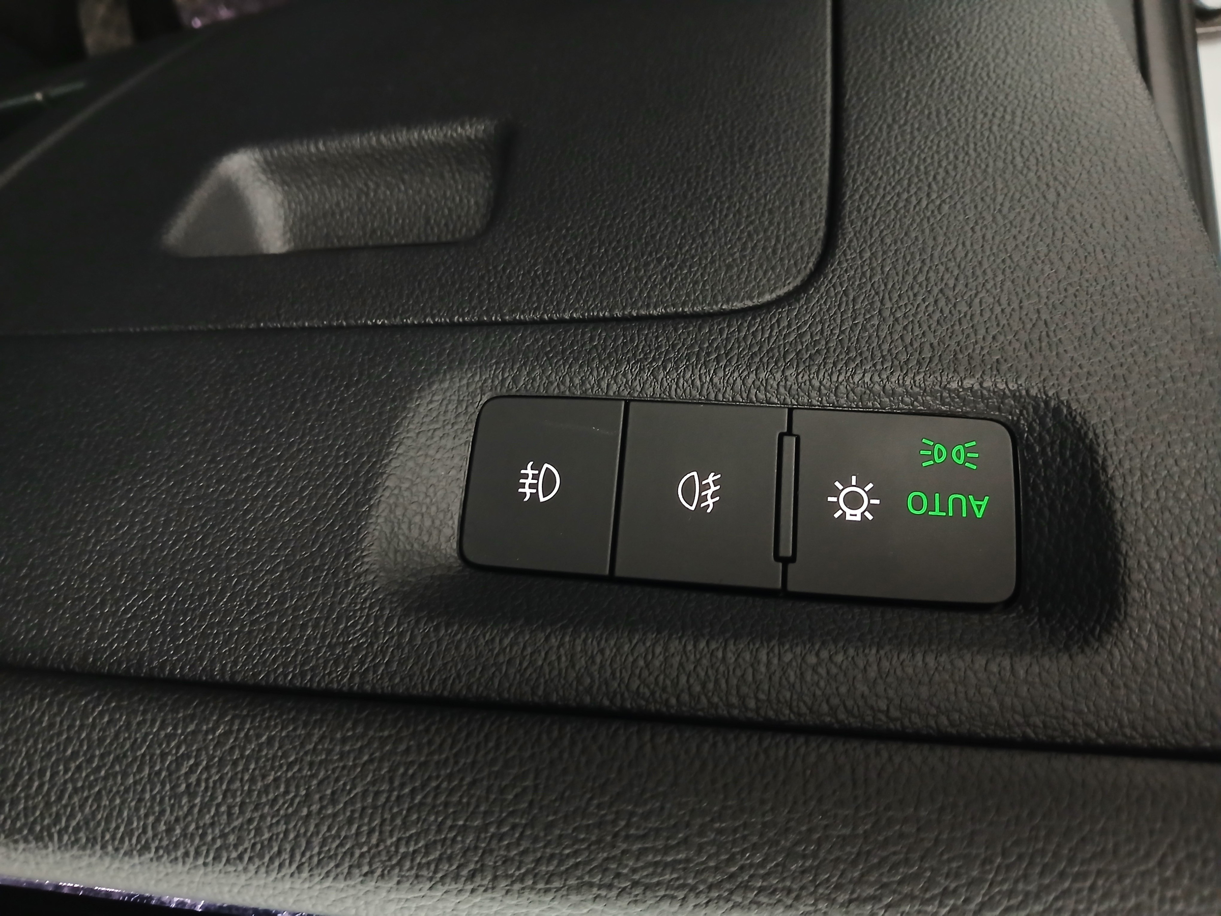 Skoda Octavia Combi 1.5 TSI ACT e-TEC Style | Bild 14 von 31