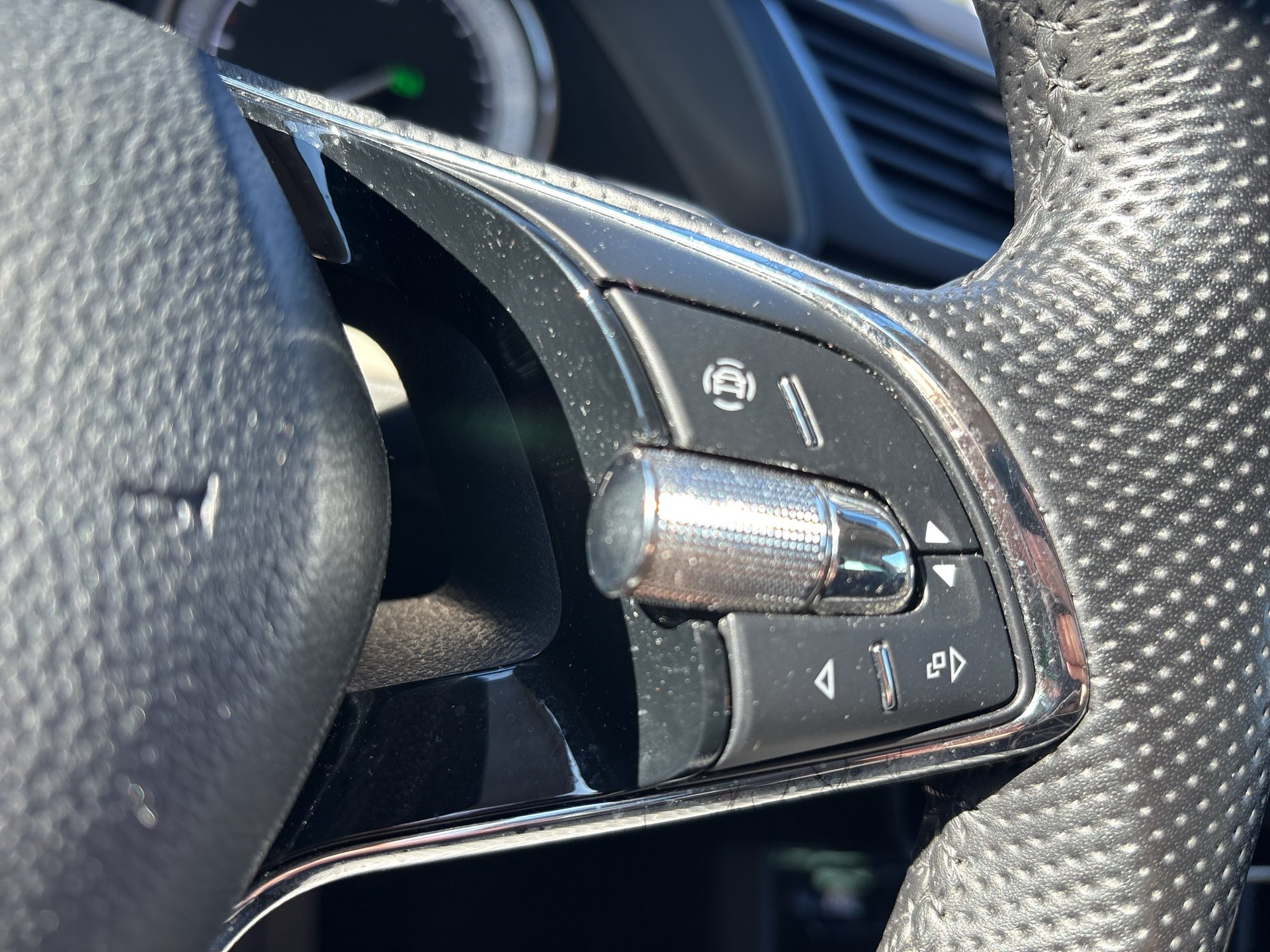 Skoda Superb Combi 2.0 TDI Style | Bild 14 von 24