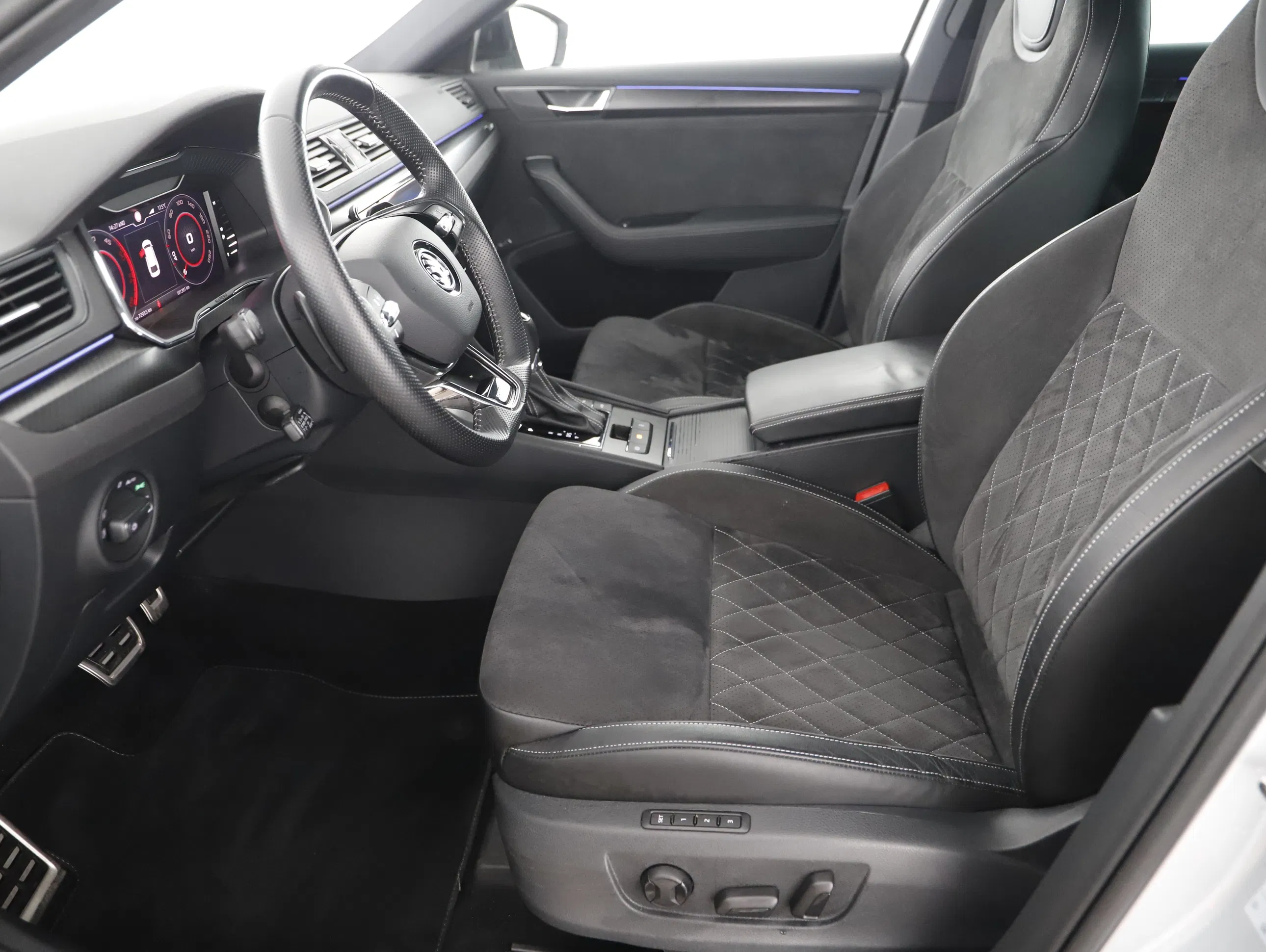 Skoda Superb Combi 2.0 TDI Sportline | Bild 1 von 22