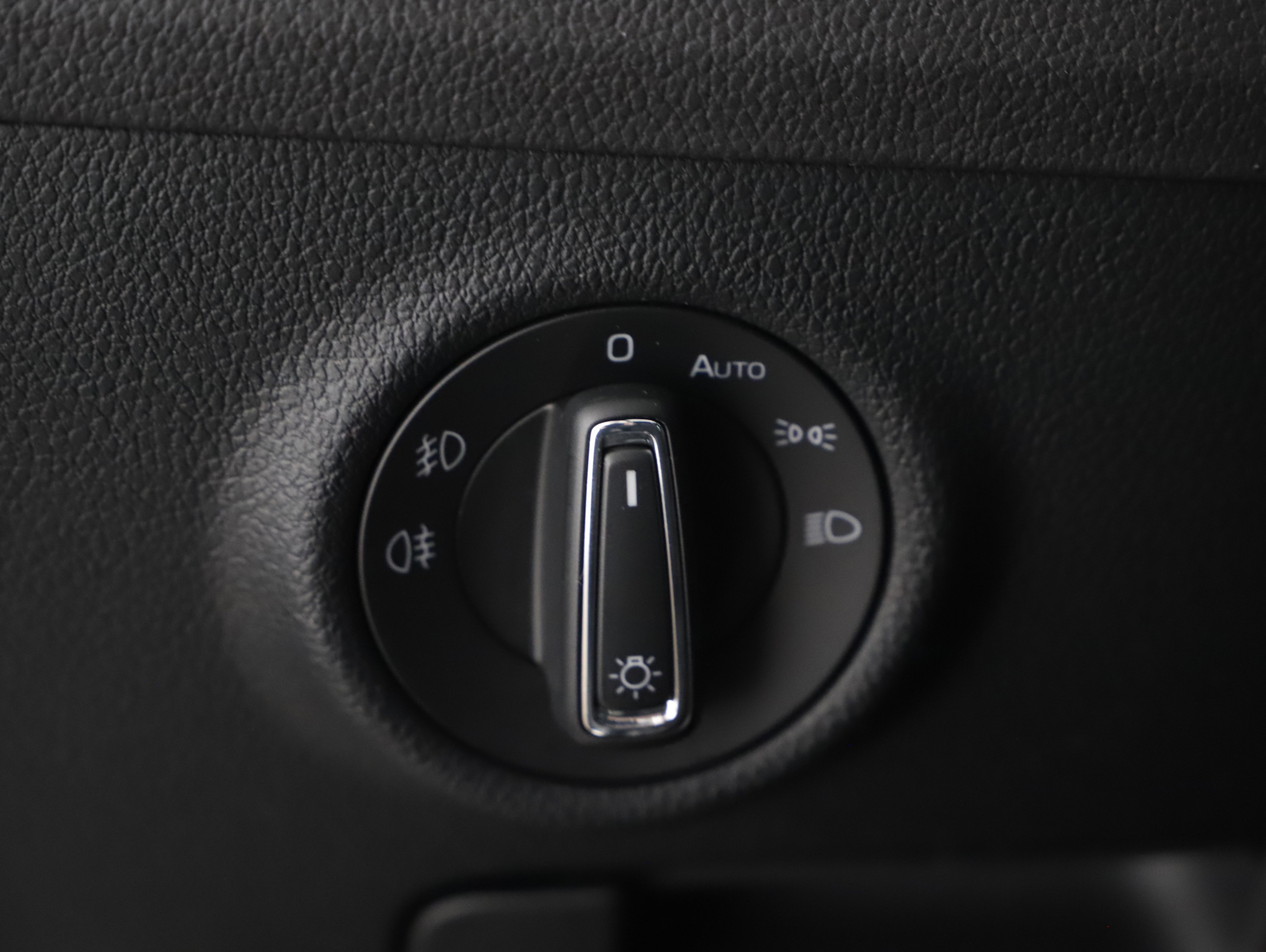 Skoda Superb Combi 2.0 TDI  Sportline | Bild 13 von 22