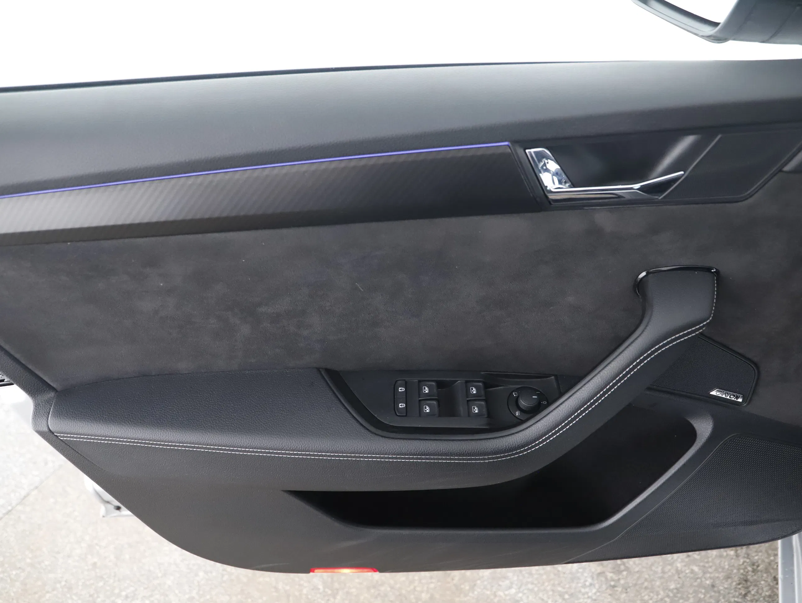 Skoda Superb Combi 2.0 TDI Sportline | Bild 14 von 22