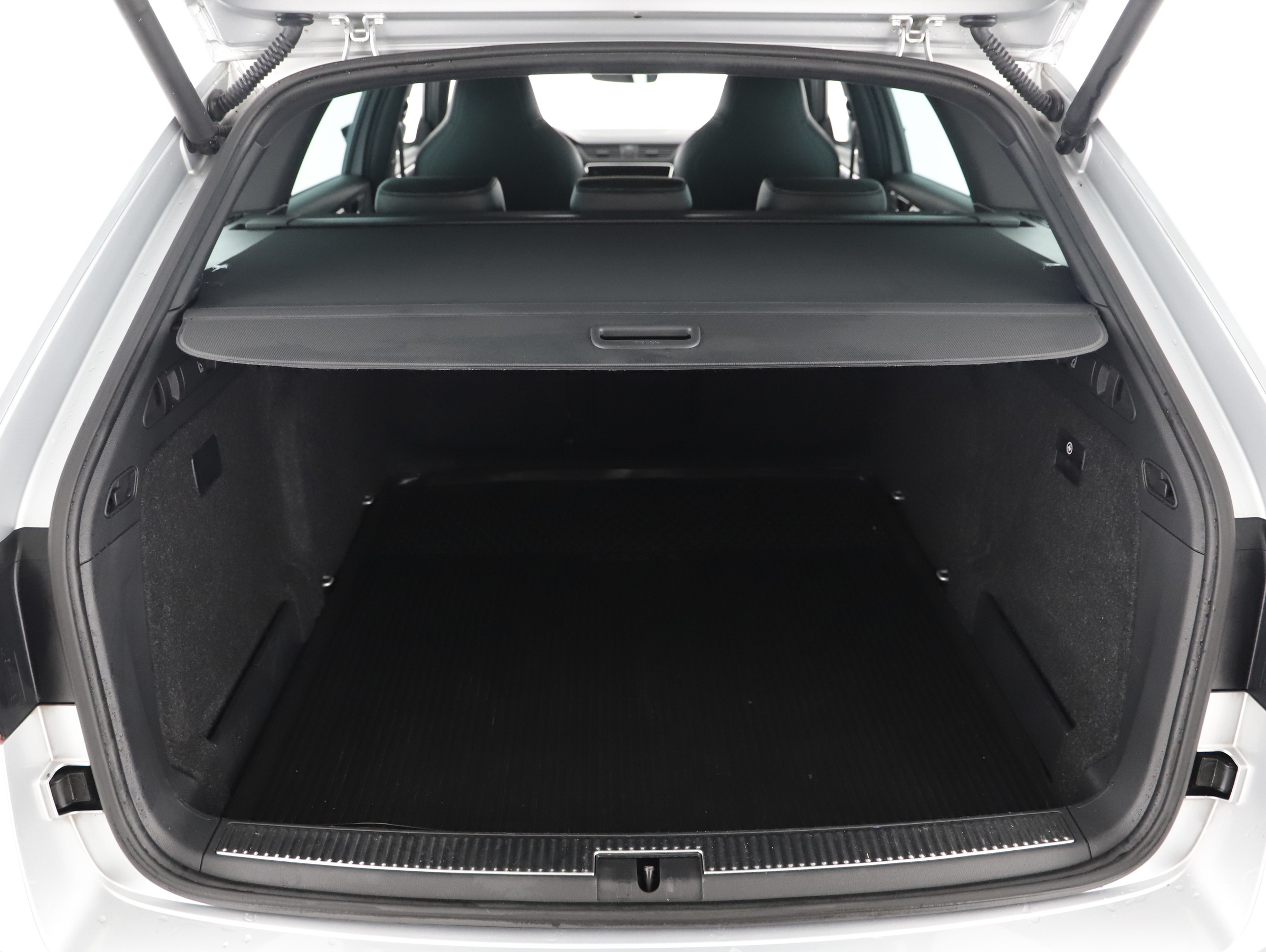 Skoda Superb Combi 2.0 TDI  Sportline | Bild 16 von 22