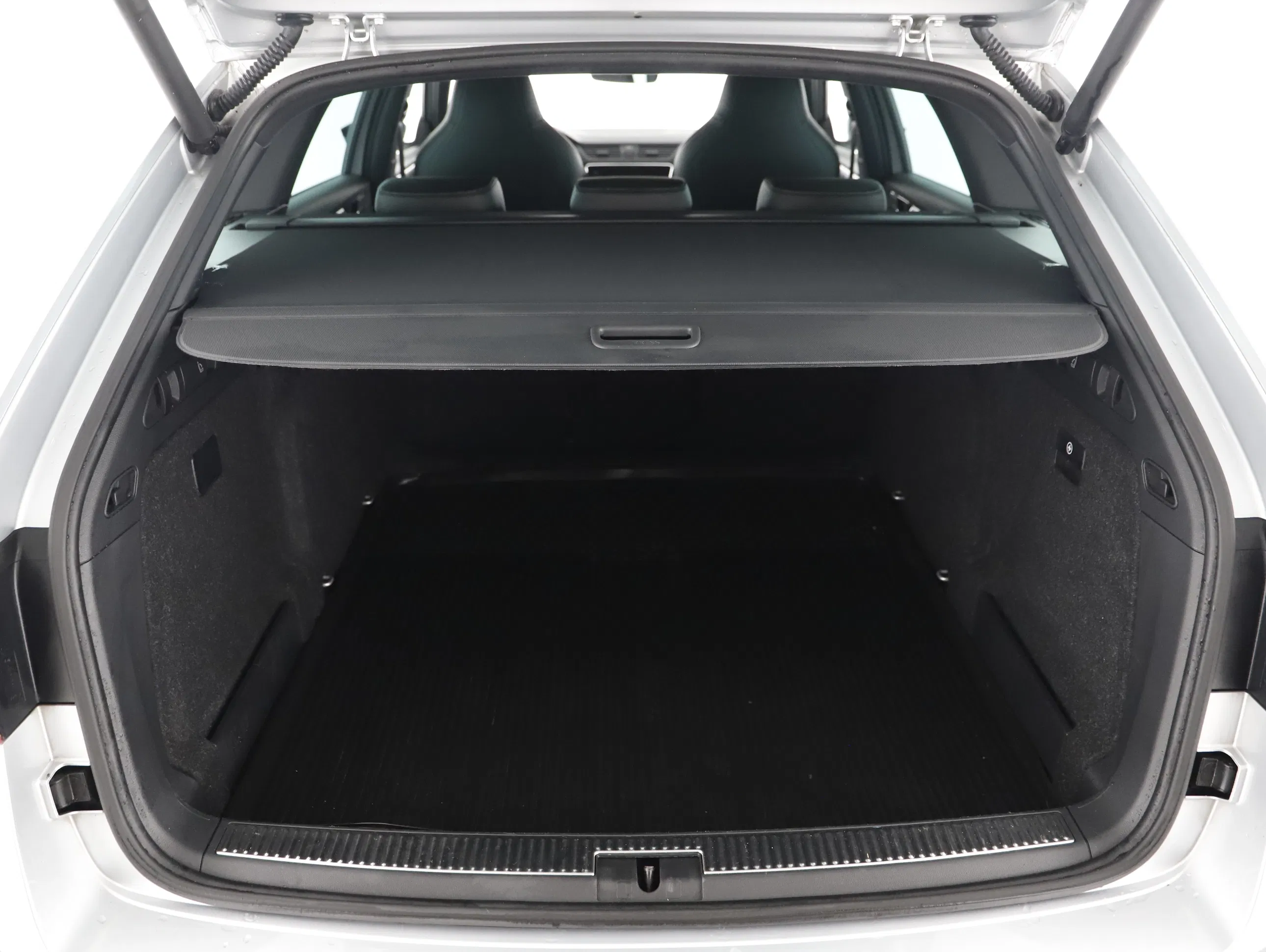 Skoda Superb Combi 2.0 TDI Sportline | Bild 16 von 22