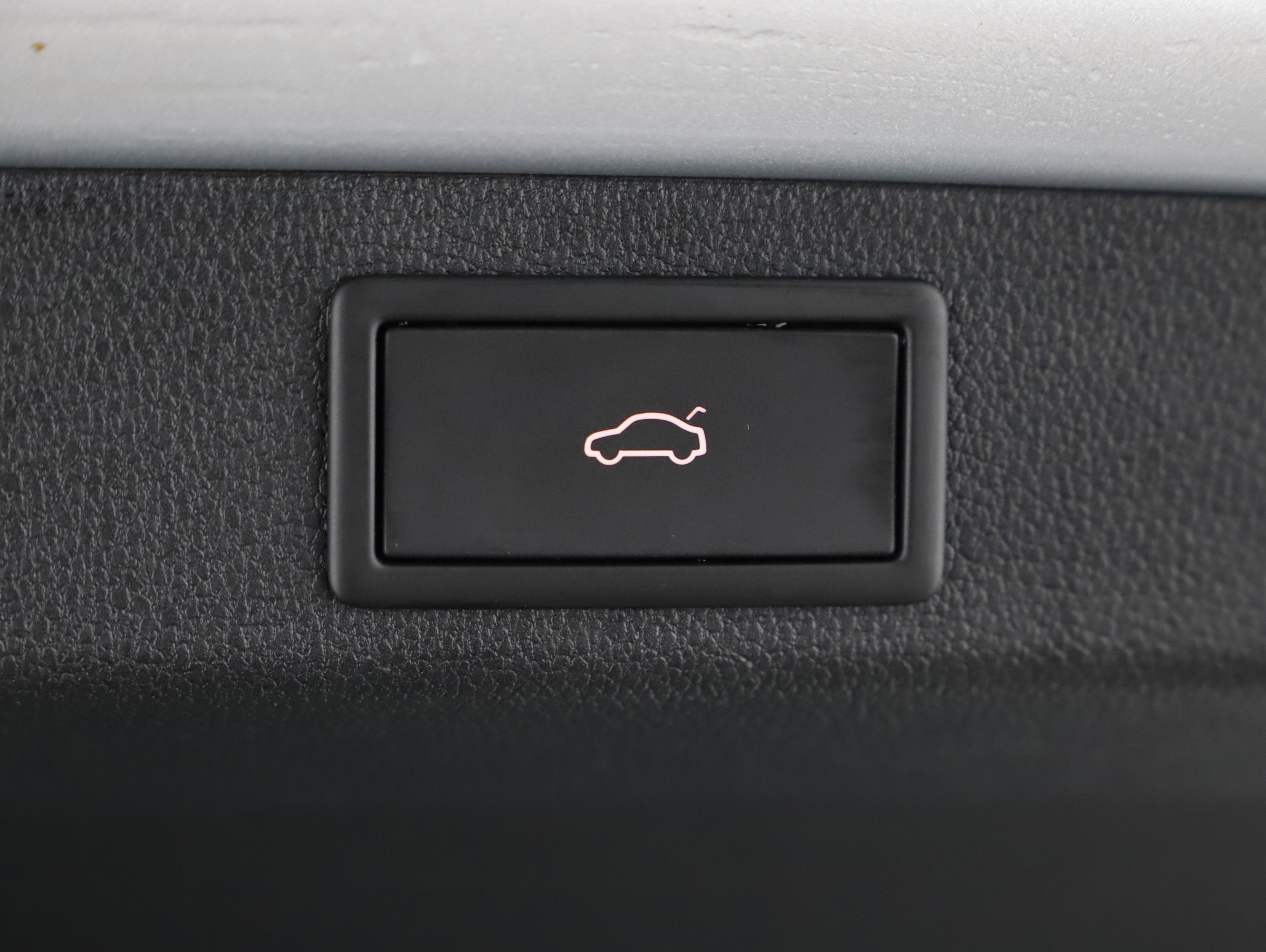 Skoda Superb Combi 2.0 TDI  Sportline | Bild 17 von 22