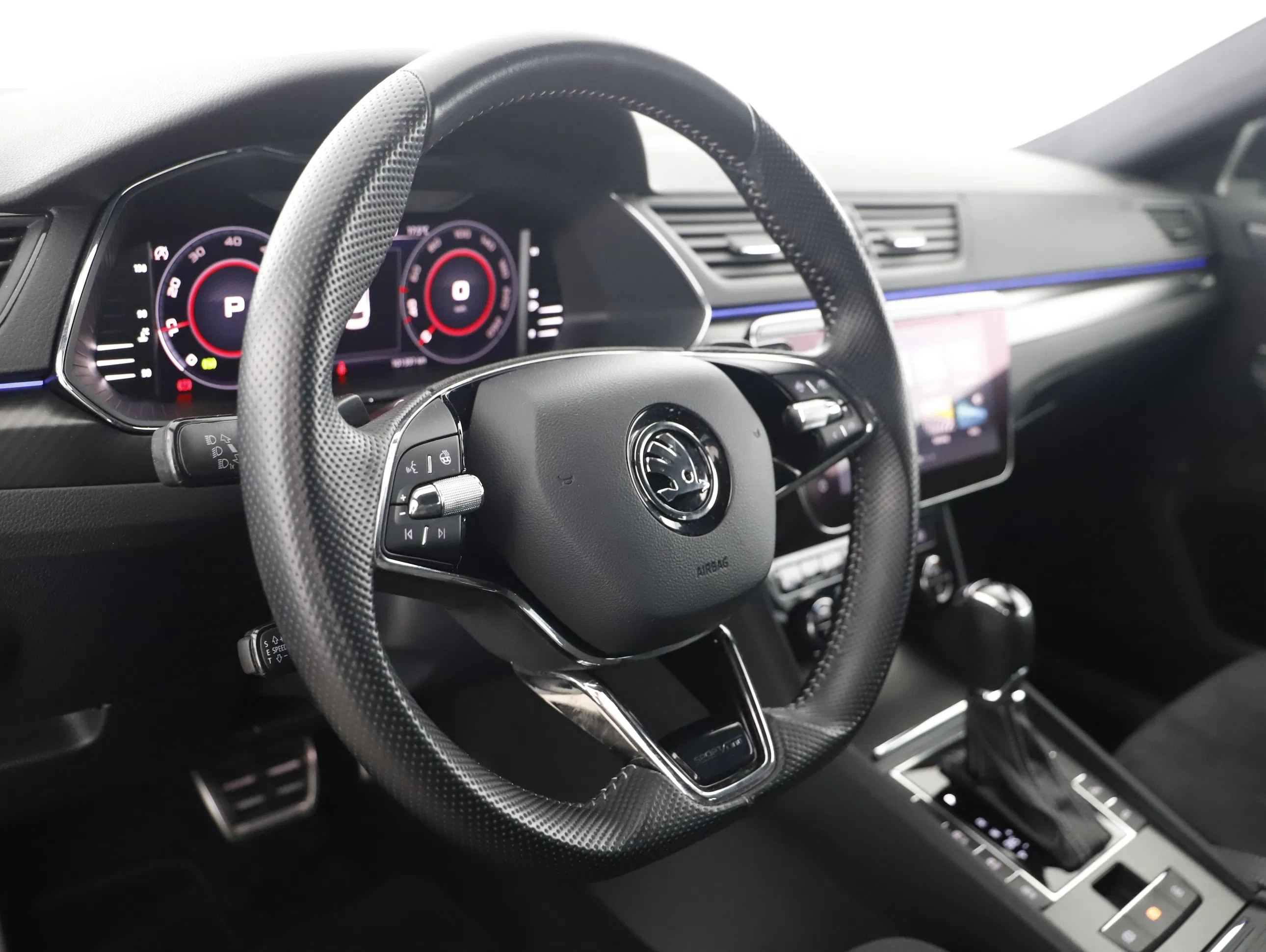 Skoda Superb Combi 2.0 TDI Sportline | Bild 4 von 22