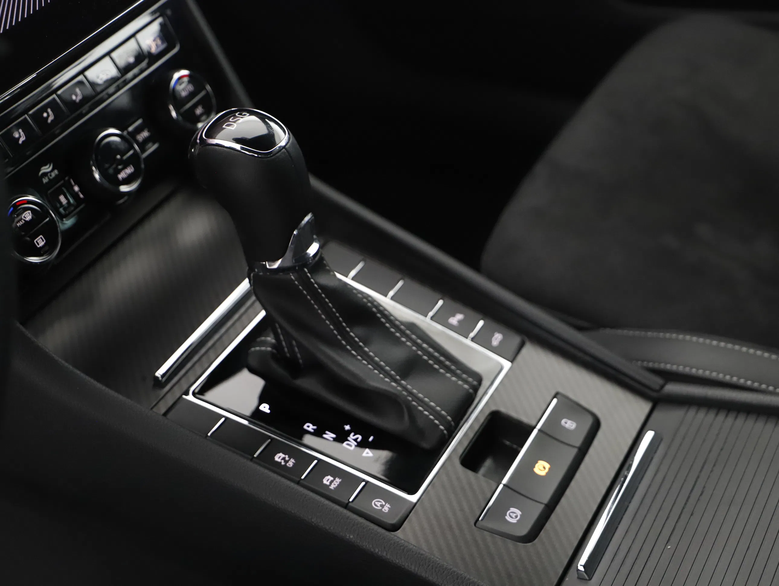 Skoda Superb Combi 2.0 TDI Sportline | Bild 5 von 22