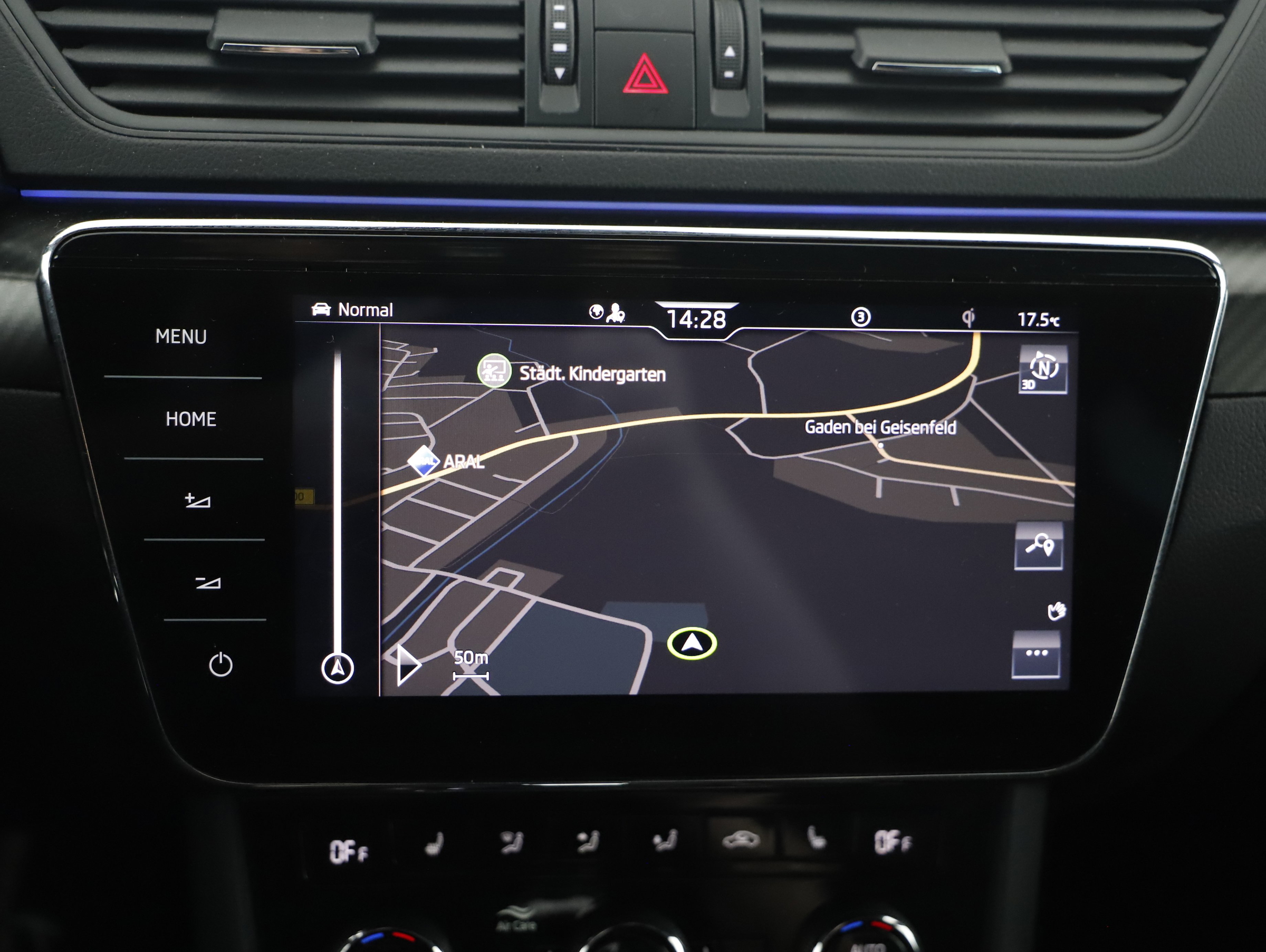 Skoda Superb Combi 2.0 TDI  Sportline | Bild 8 von 22