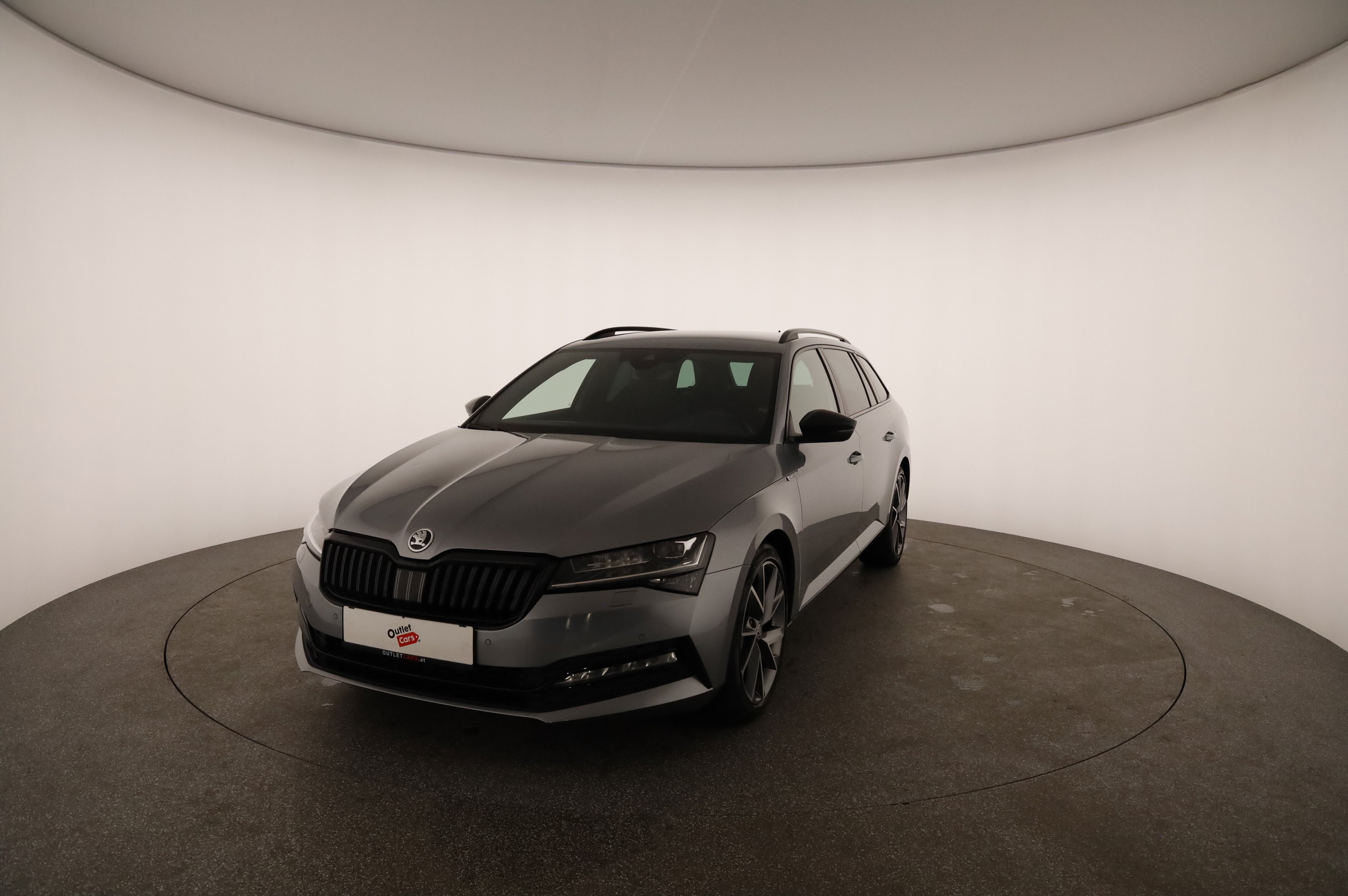 Skoda Superb Combi 2.0 TDI  Sportline | Bild 2 von 31