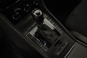 Skoda Superb Combi 2.0 TDI Sportline | Thumbnail 12 von 31