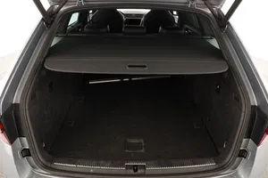 Skoda Superb Combi 2.0 TDI Sportline | Thumbnail 14 von 31