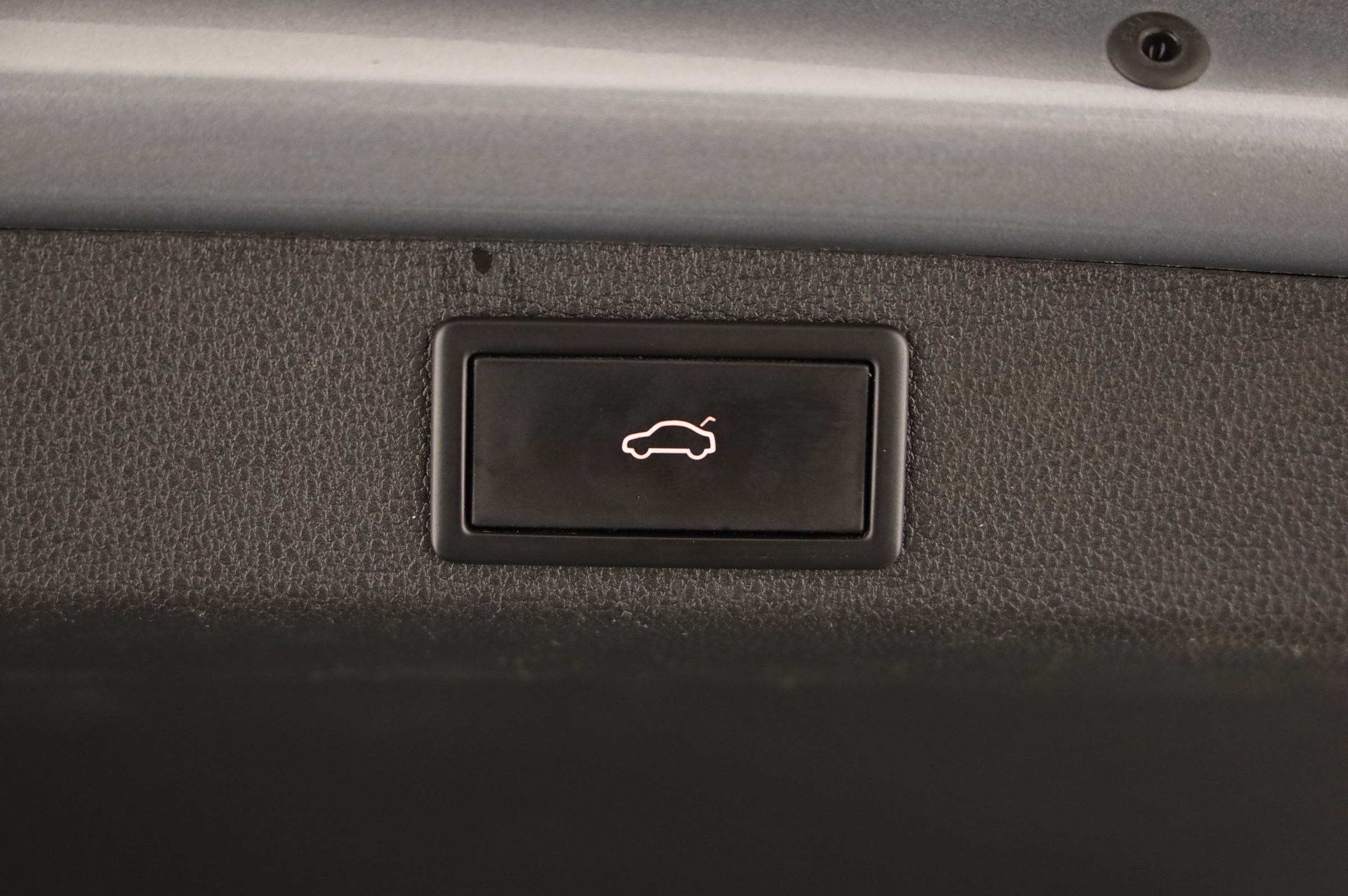 Skoda Superb Combi 2.0 TDI  Sportline | Bild 15 von 31