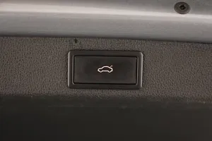 Skoda Superb Combi 2.0 TDI Sportline | Thumbnail 15 von 31